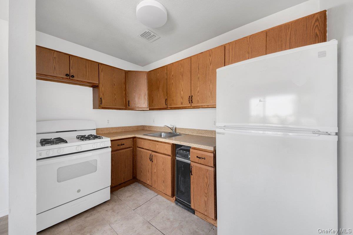 203 White Plains Road, Bronx, NY 10473