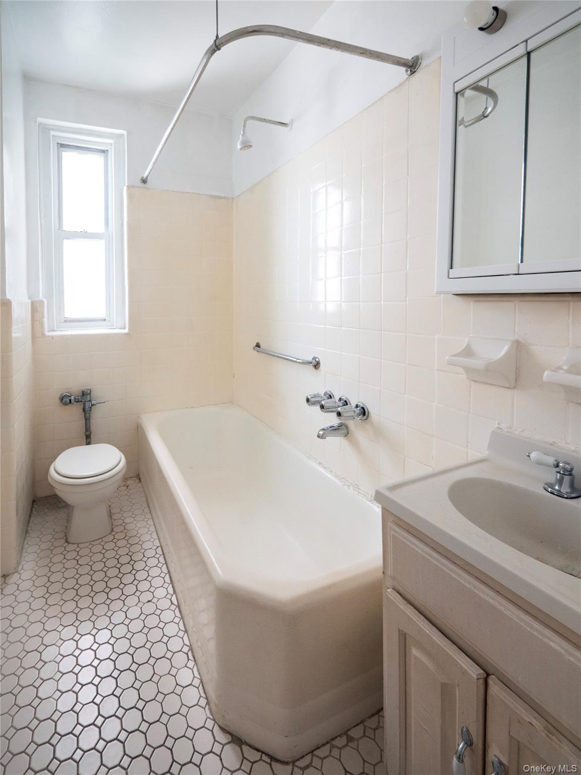 306 E Mosholu Parkway S # 3K, Bronx, NY 10458