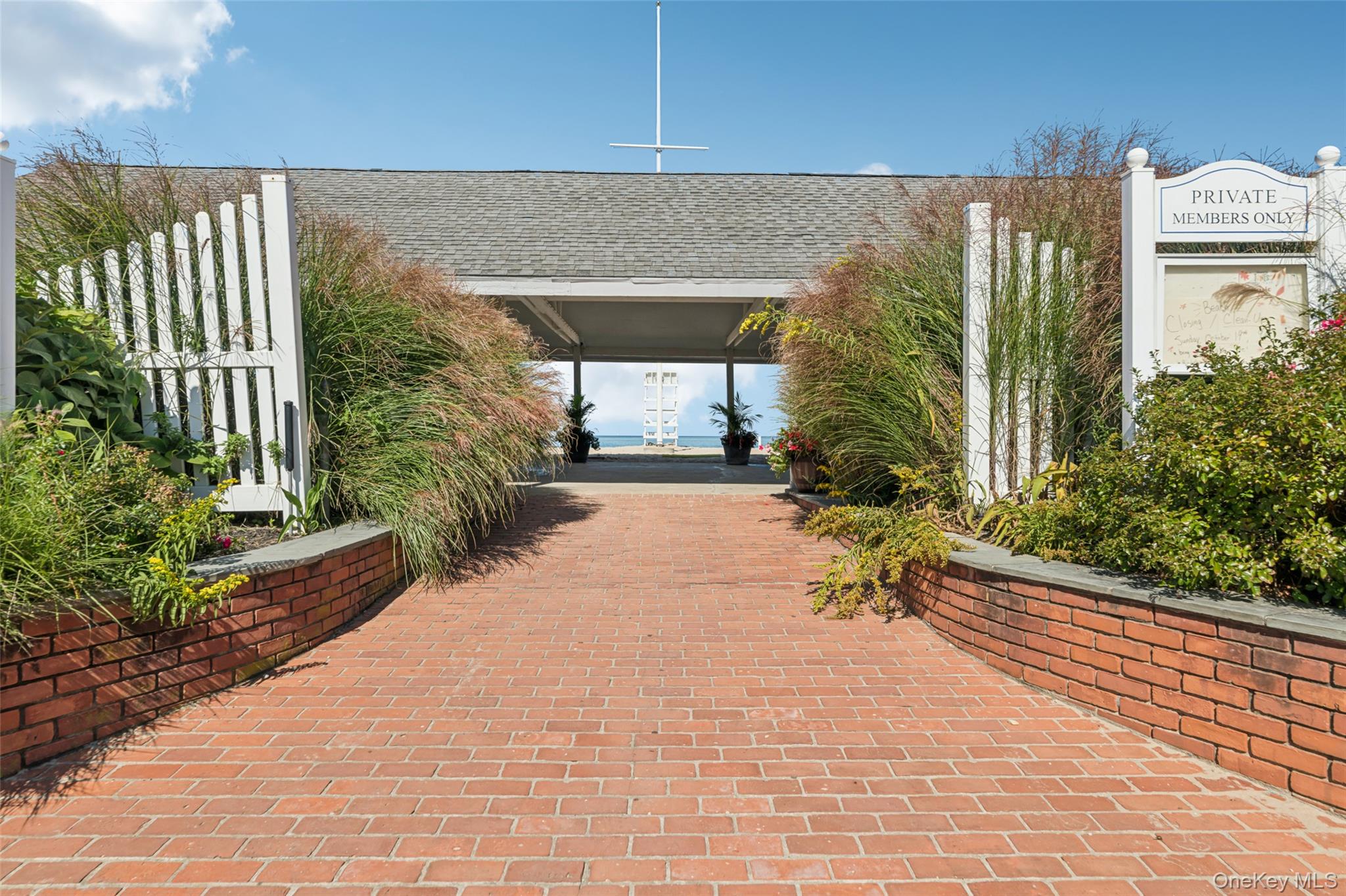 3 Soundview Drive, Huntington, NY 11743