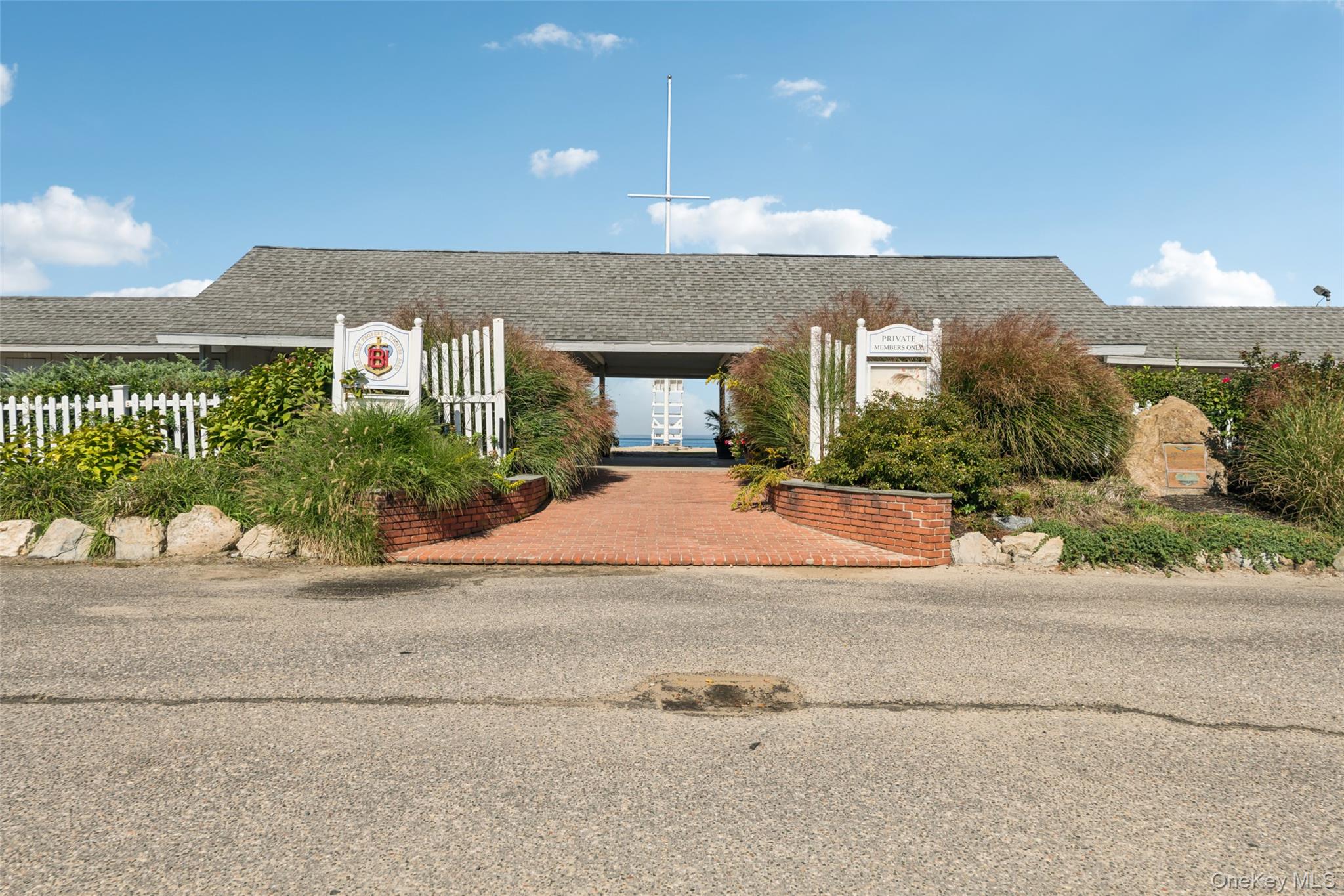 3 Soundview Drive, Huntington, NY 11743