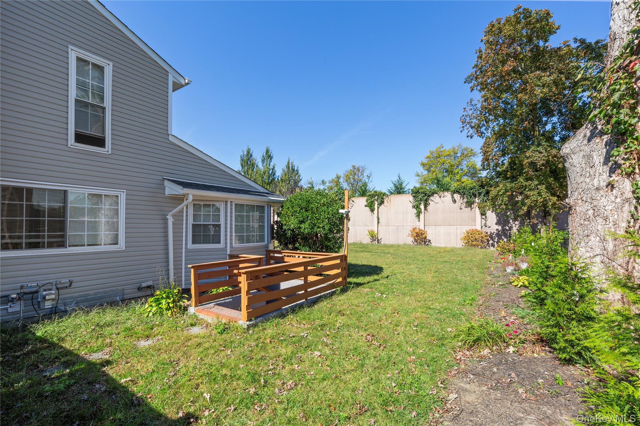 44 Apple Tree Drive, Hauppauge, NY 11788