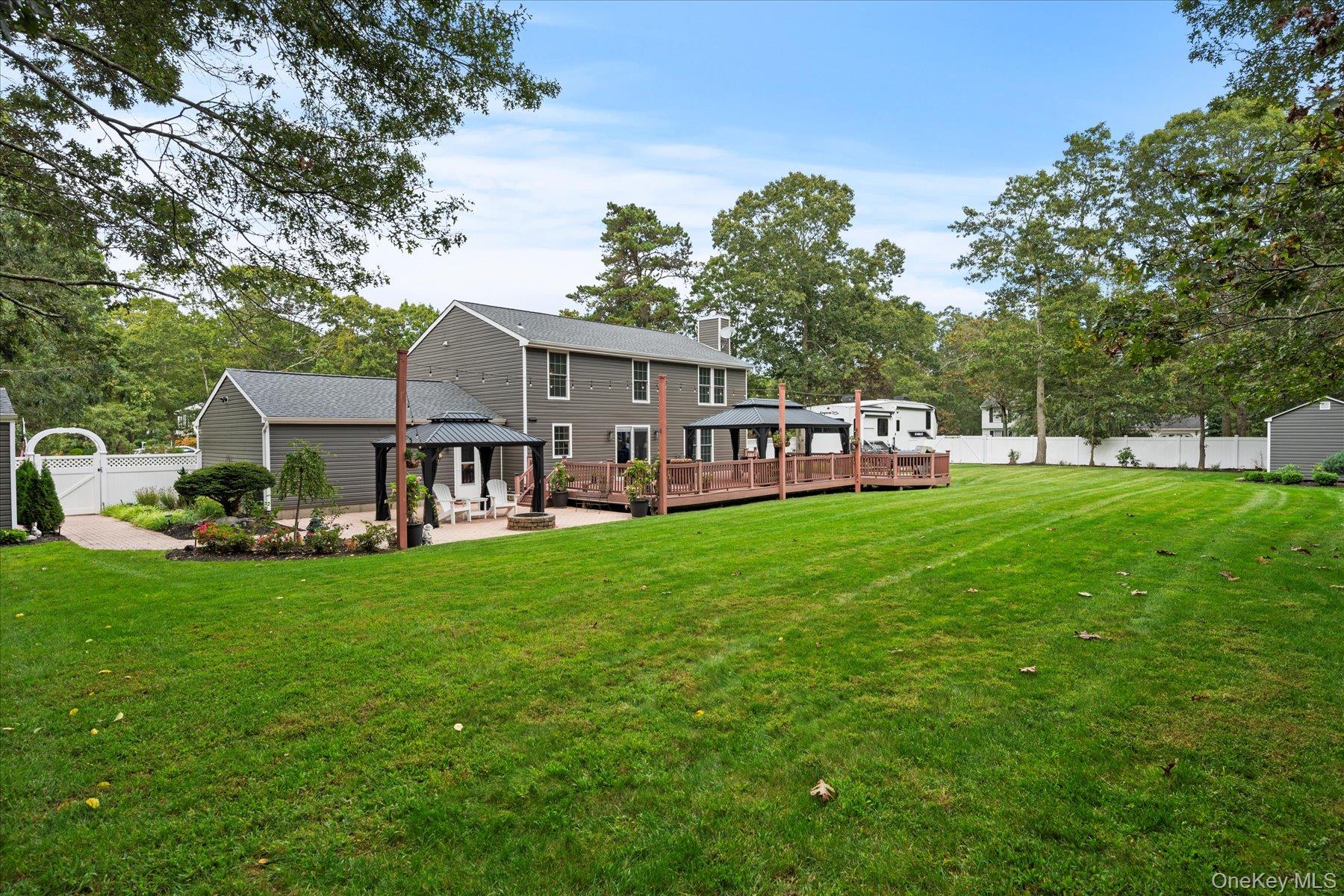 4 Foreston Circle, Manorville, NY 11949