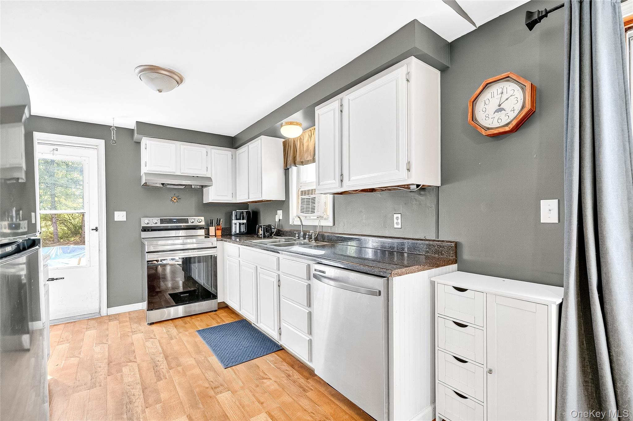 10 Flood Drive, Amenia, NY 12501