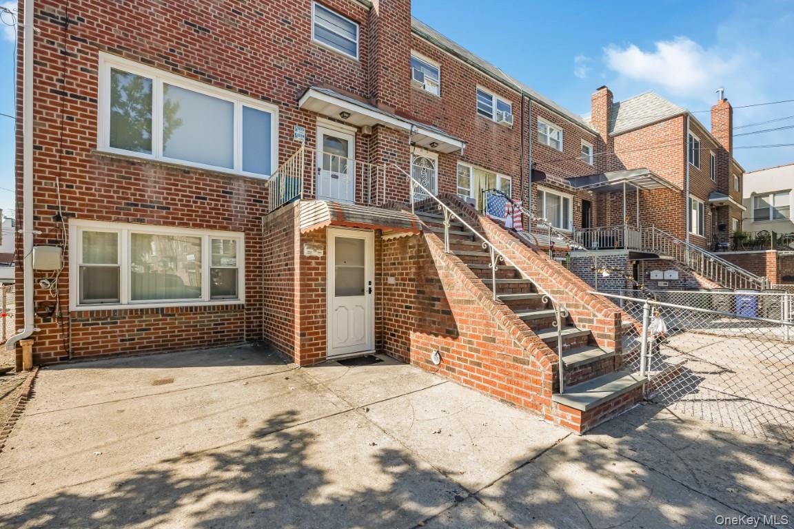 67-72 78th Street, Middle Village, NY 11379