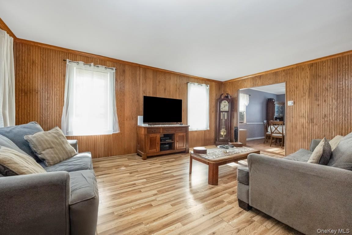 67-72 78th Street, Middle Village, NY 11379