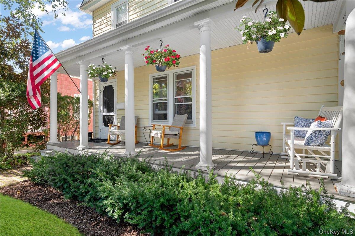 18 S Washington Street, Port Washington, NY 11050