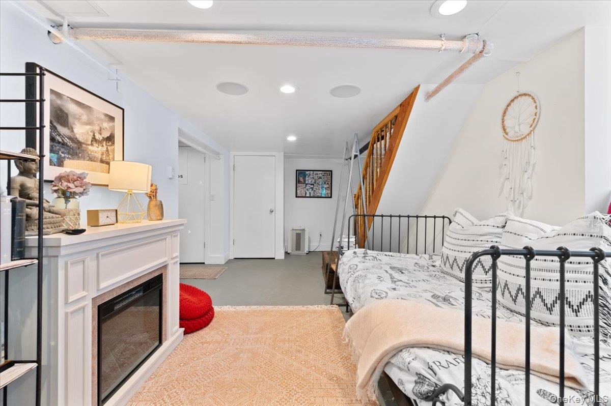 18 S Washington Street, Port Washington, NY 11050