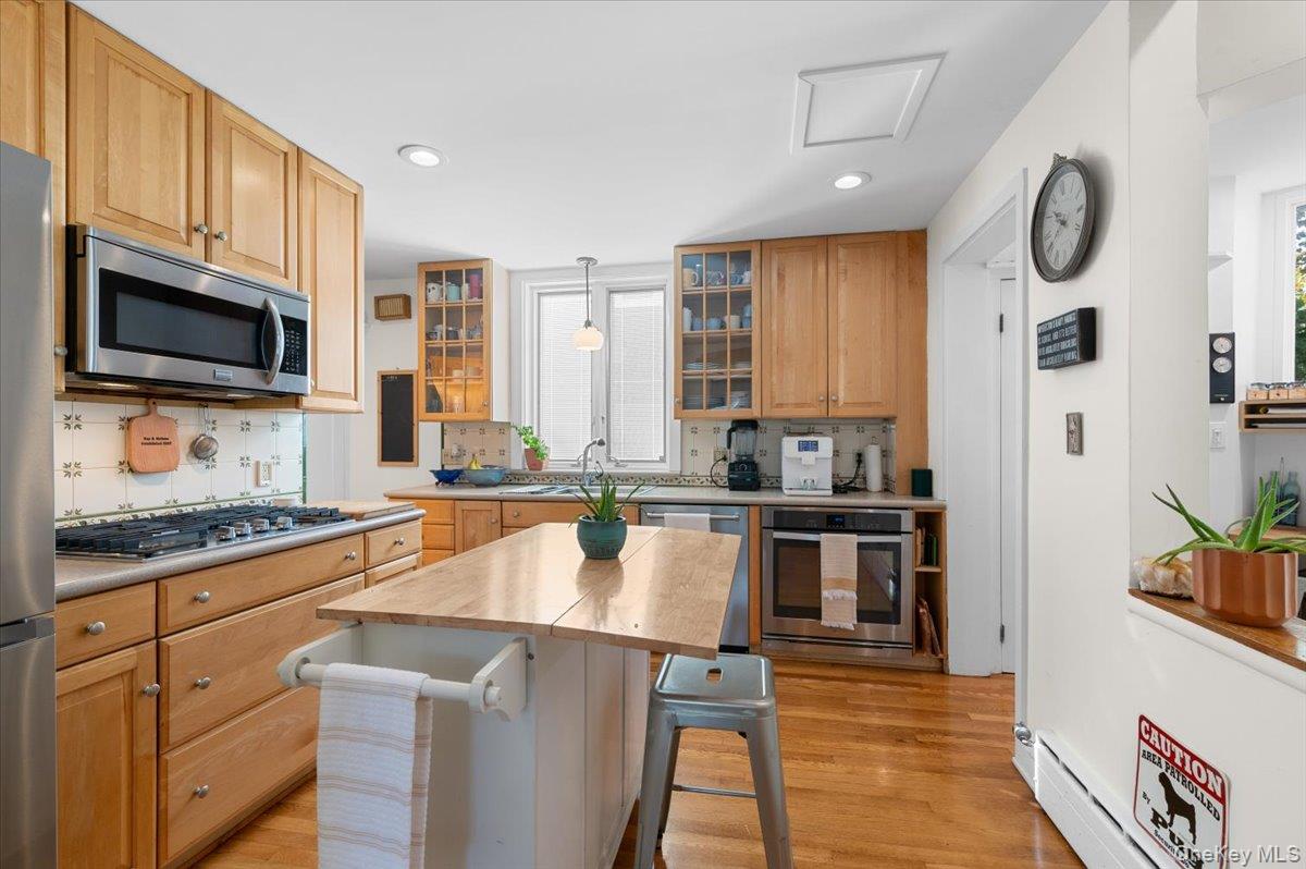 18 S Washington Street, Port Washington, NY 11050