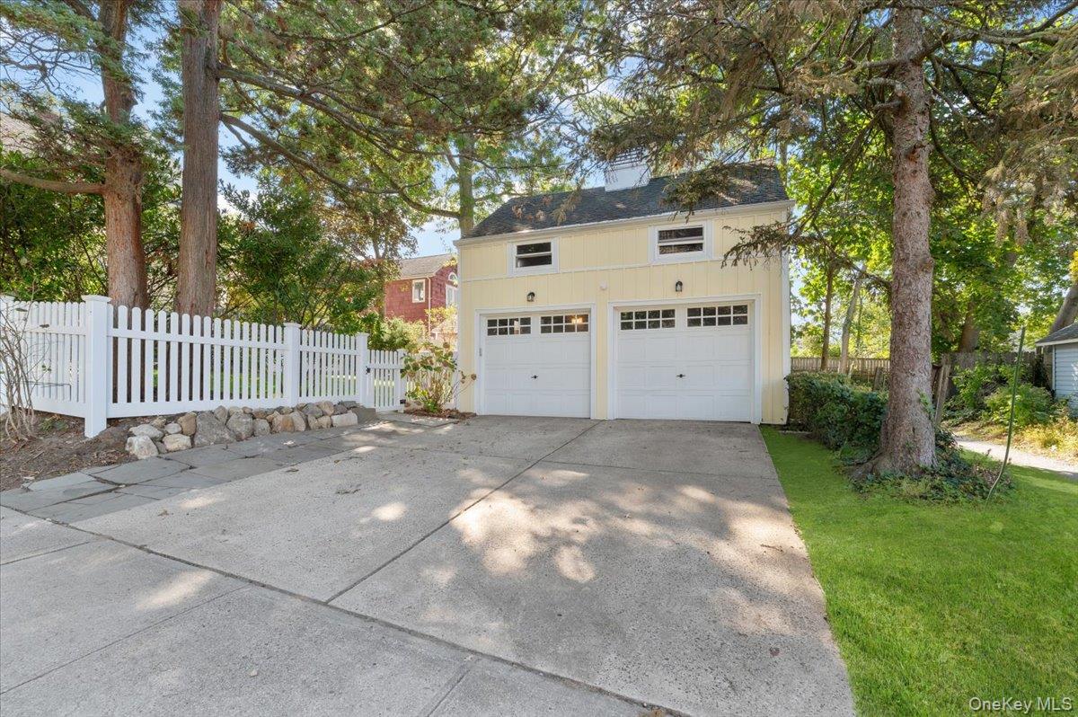 18 S Washington Street, Port Washington, NY 11050