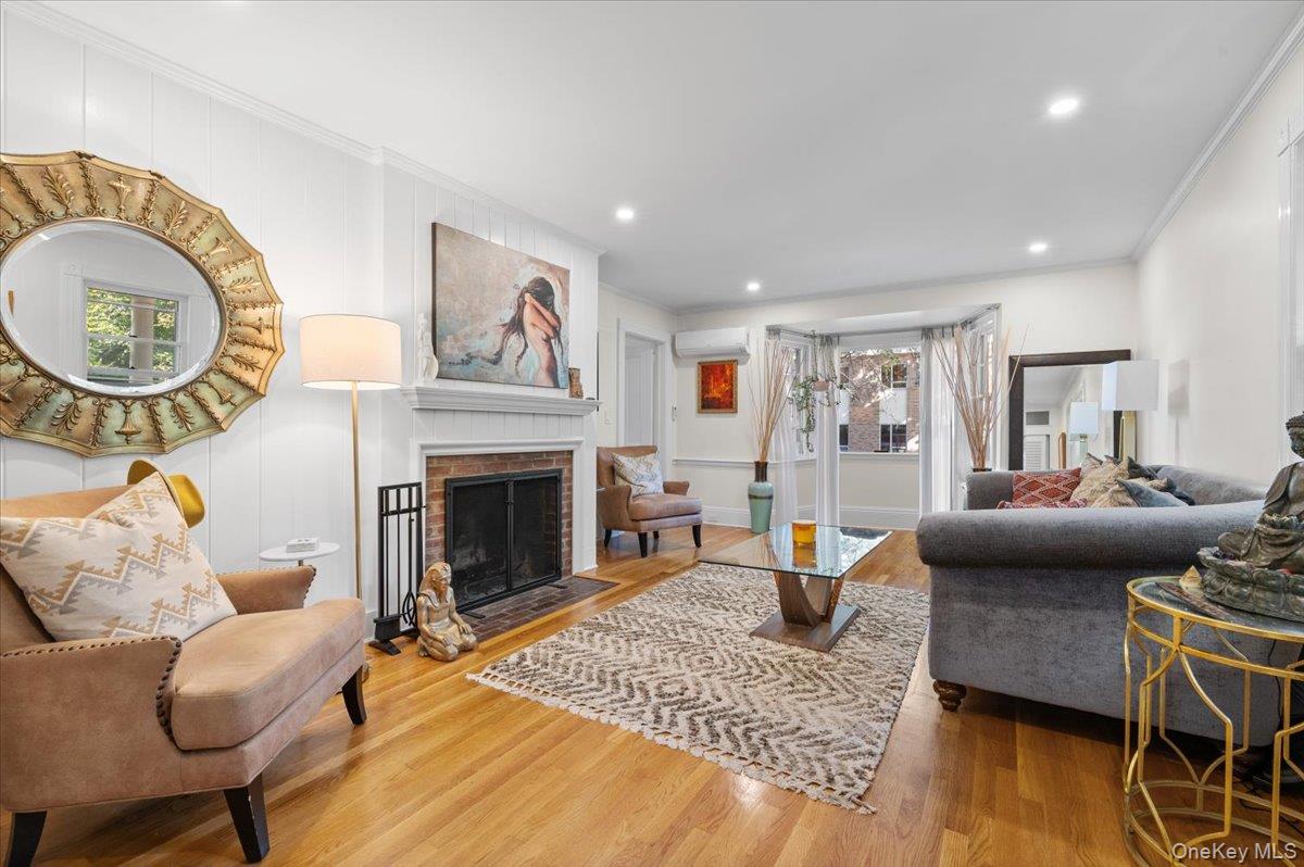 18 S Washington Street, Port Washington, NY 11050