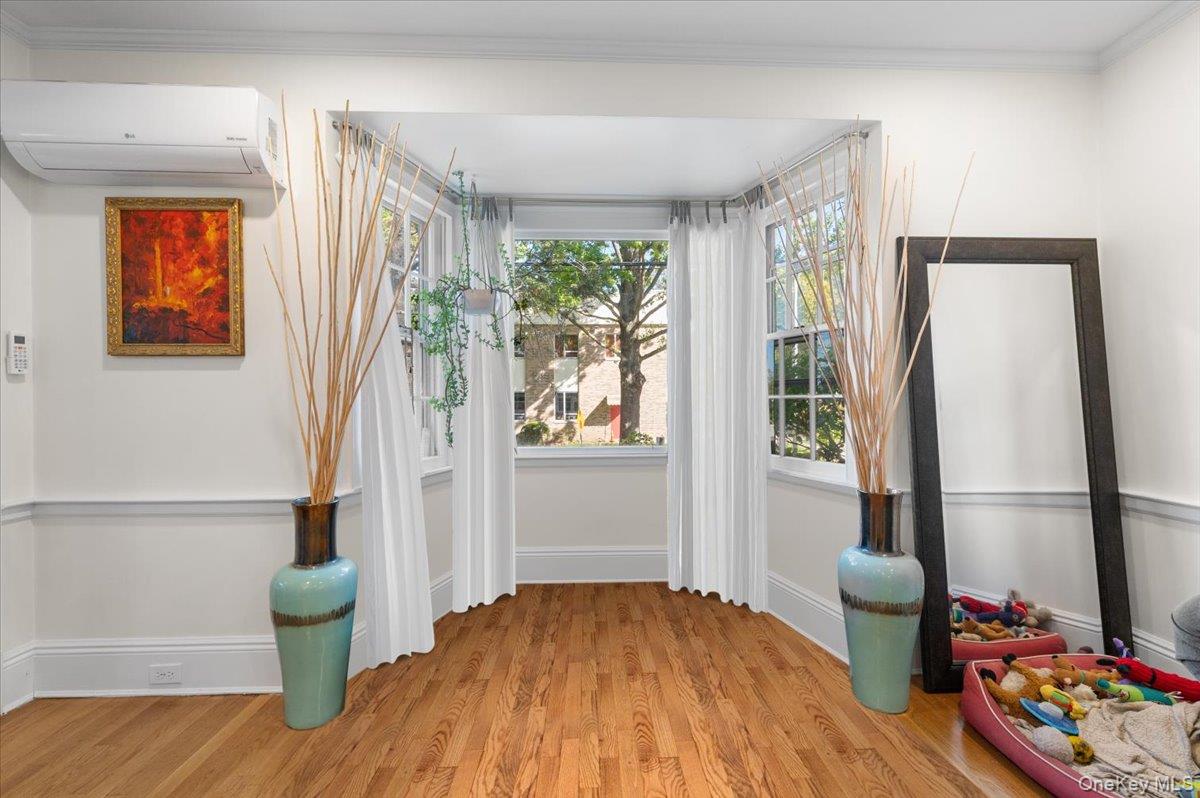 18 S Washington Street, Port Washington, NY 11050