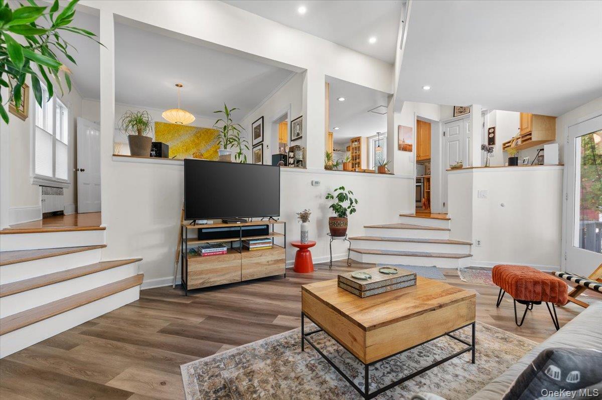 18 S Washington Street, Port Washington, NY 11050