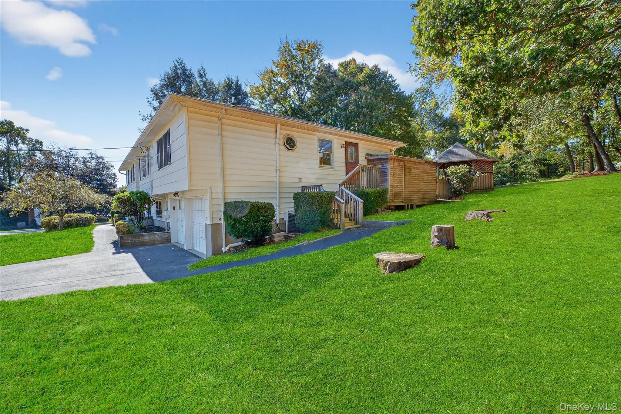 97 Friendly Road, Mahopac, NY 10541