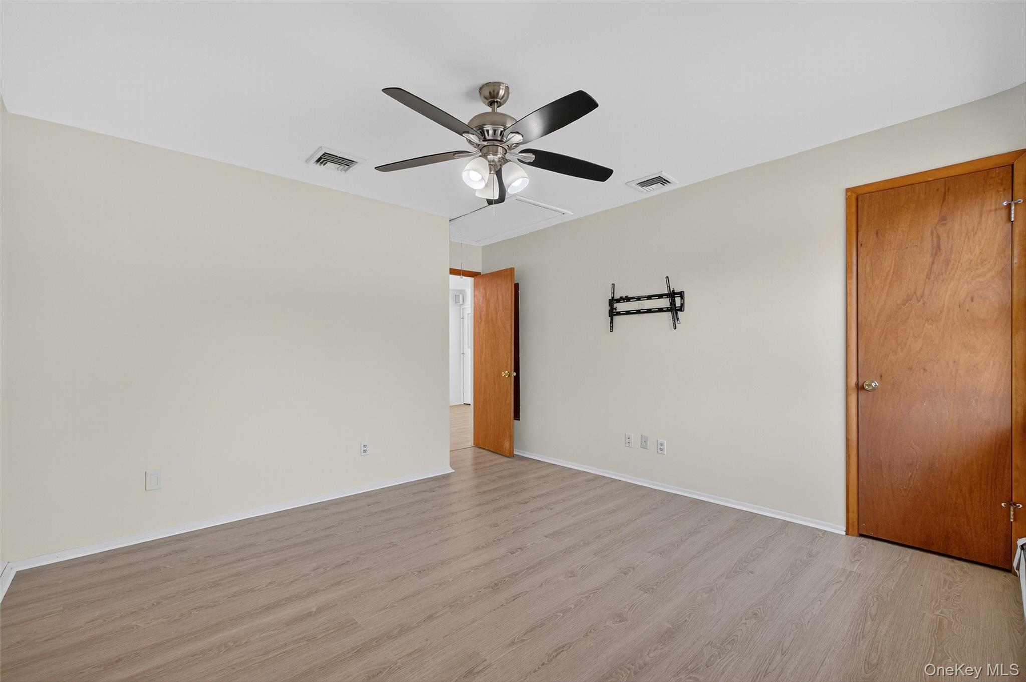 97 Friendly Road, Mahopac, NY 10541