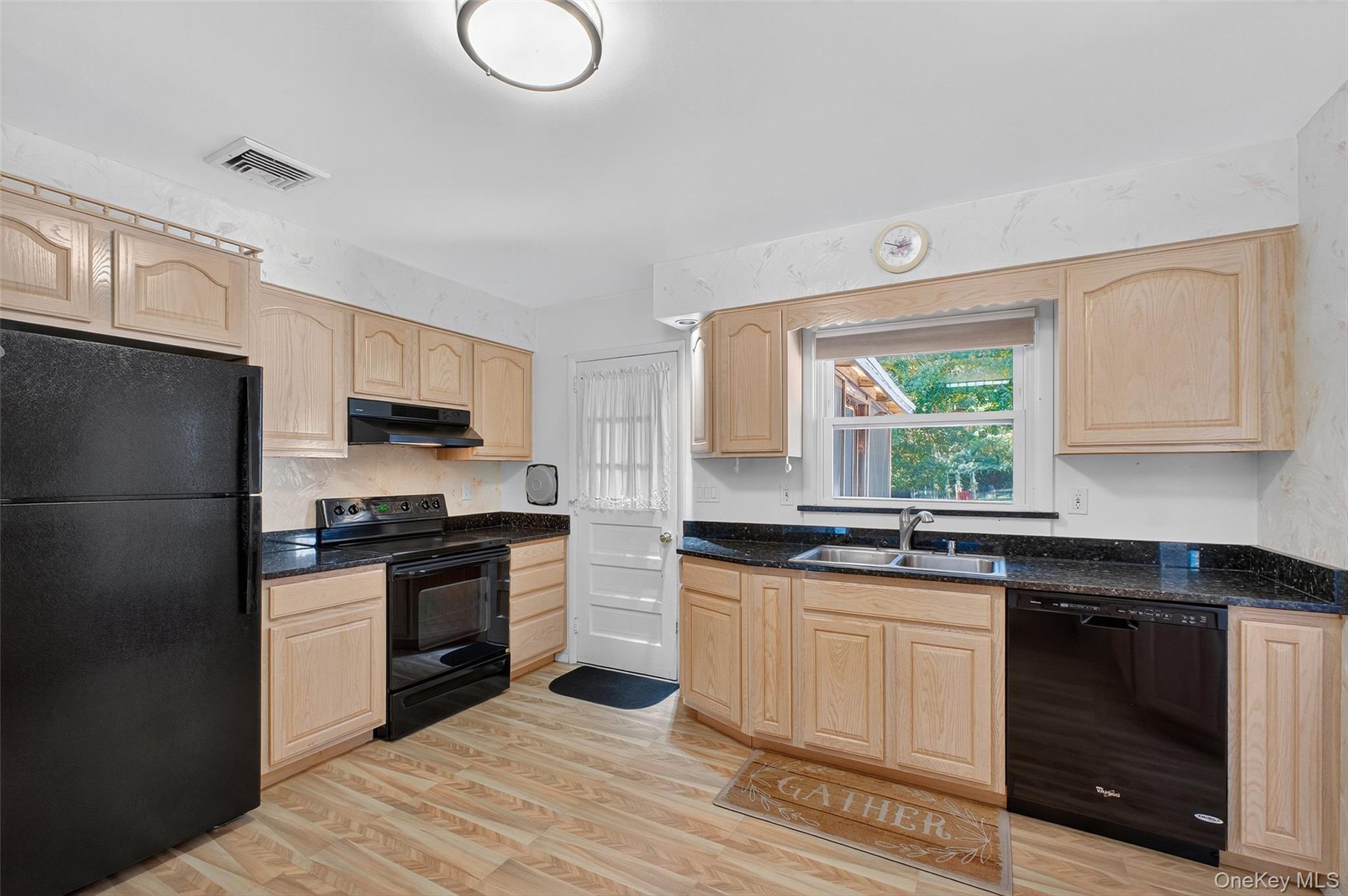 97 Friendly Road, Mahopac, NY 10541