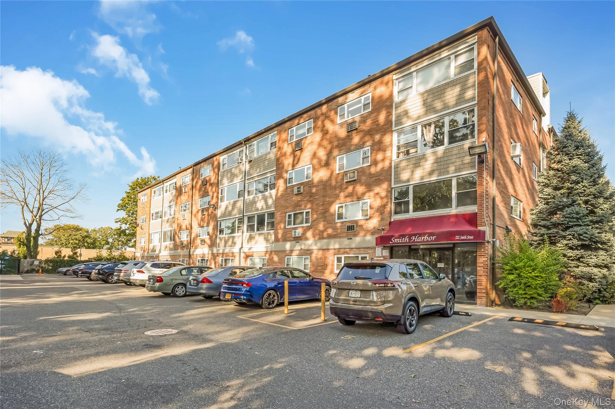 222 Smith Street # 1B, Freeport, NY 11520