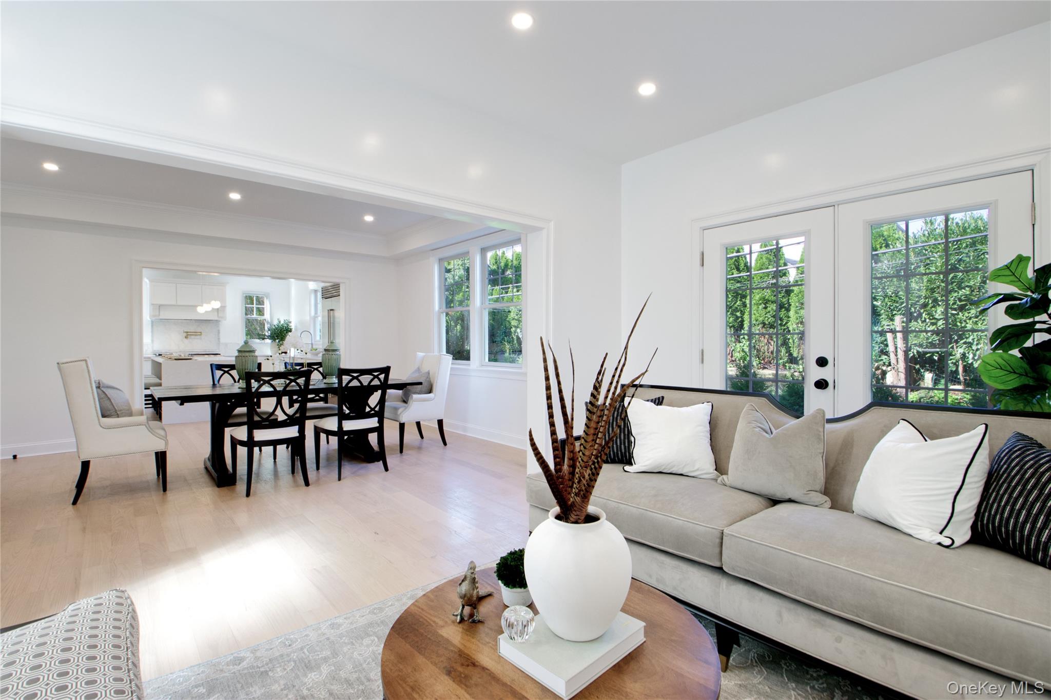 108 Tanners Pond Road, Garden City, NY 11530