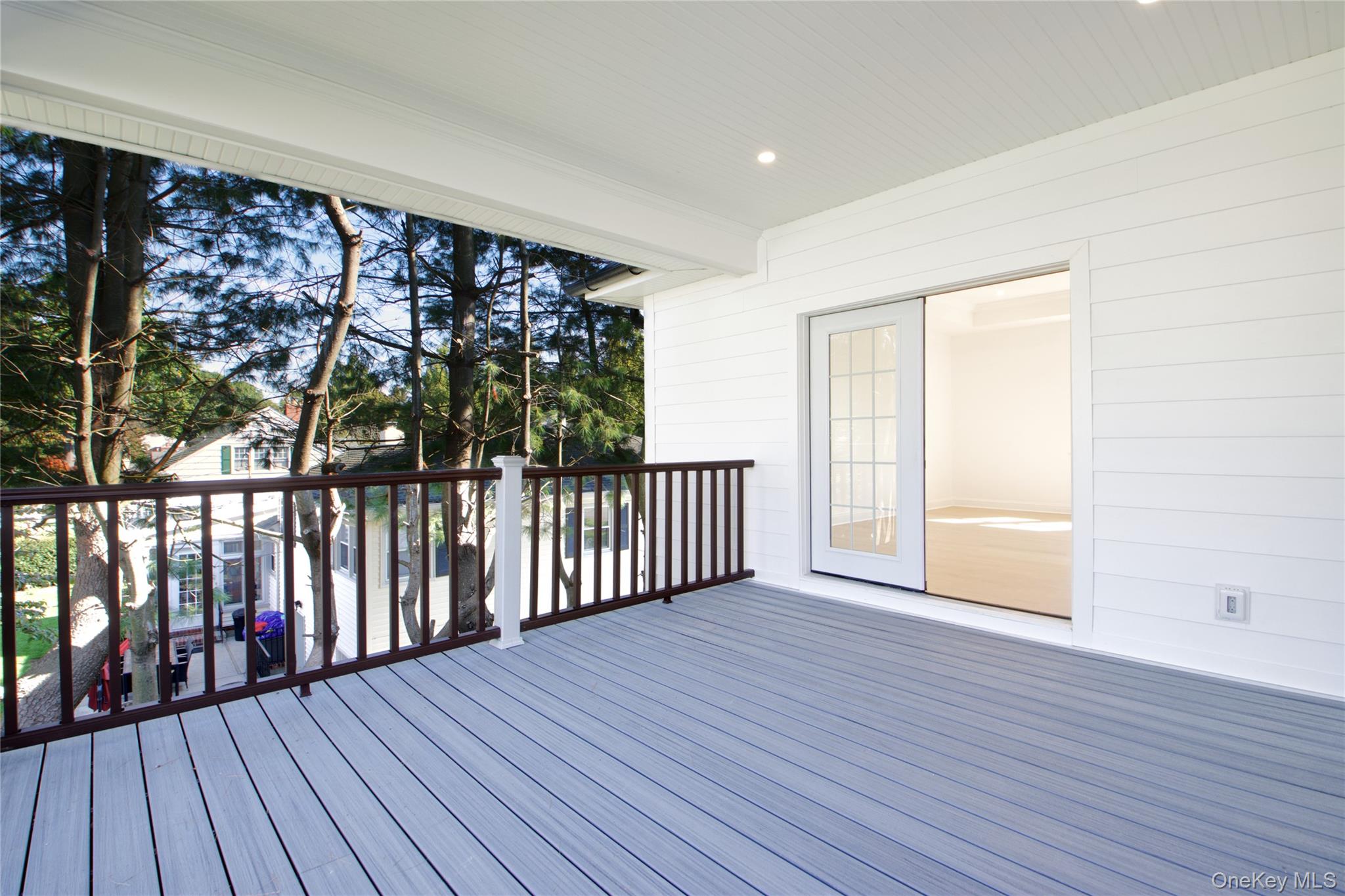 108 Tanners Pond Road, Garden City, NY 11530