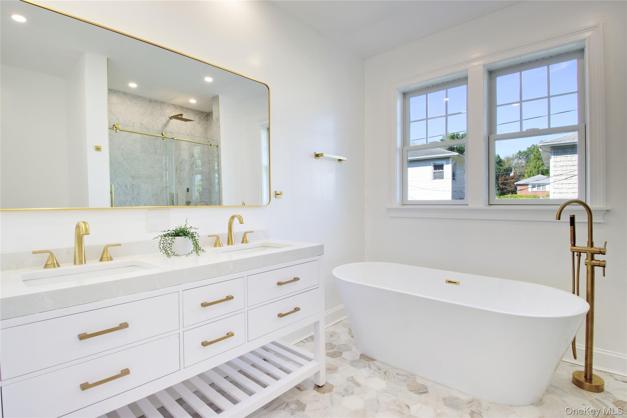 108 Tanners Pond Road, Garden City, NY 11530