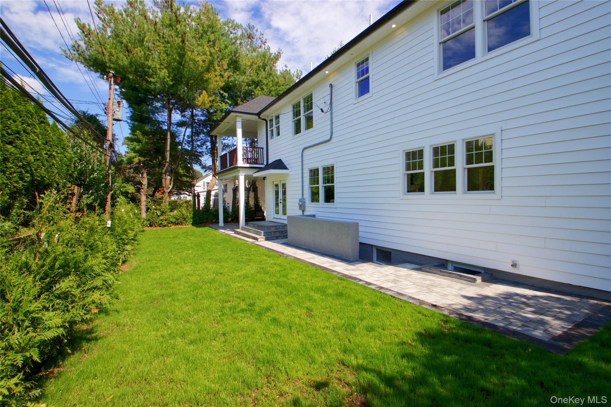 108 Tanners Pond Road, Garden City, NY 11530