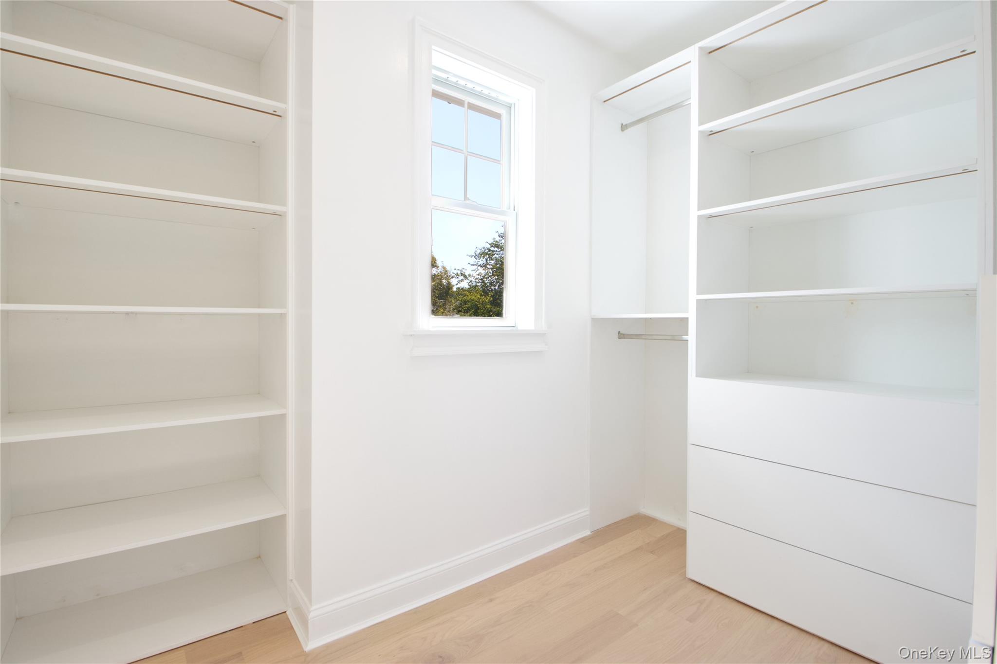 108 Tanners Pond Road, Garden City, NY 11530