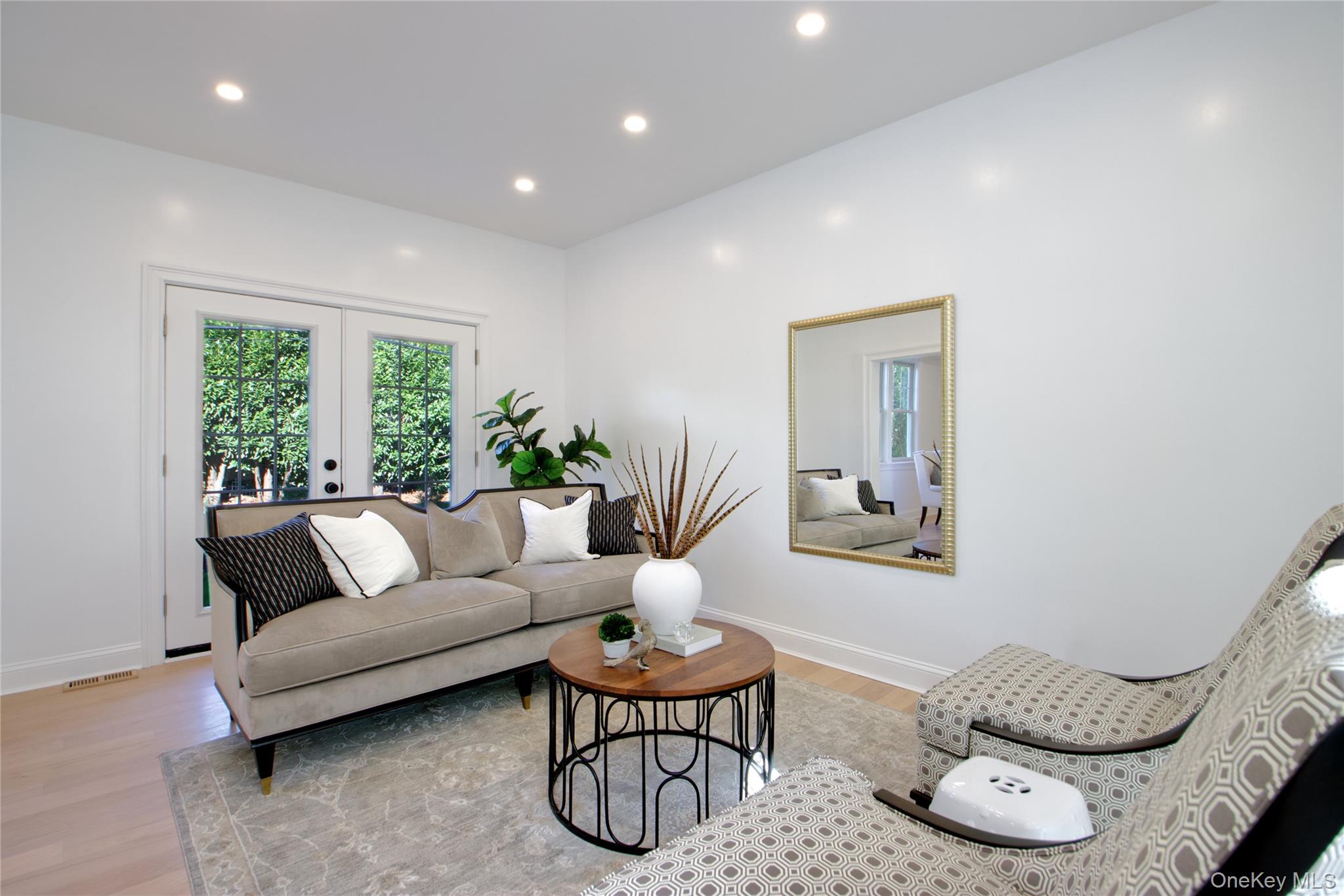 108 Tanners Pond Road, Garden City, NY 11530