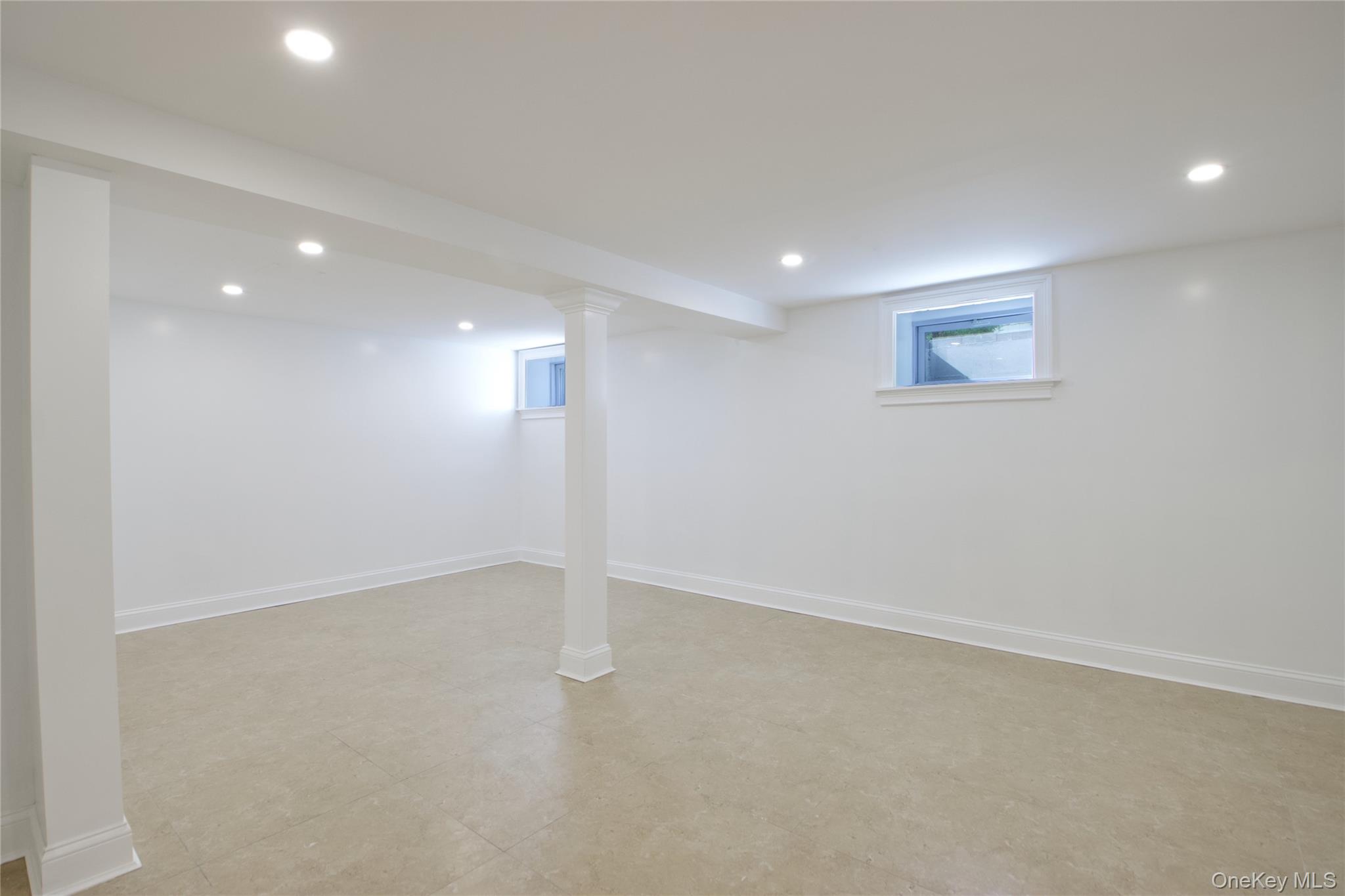 108 Tanners Pond Road, Garden City, NY 11530