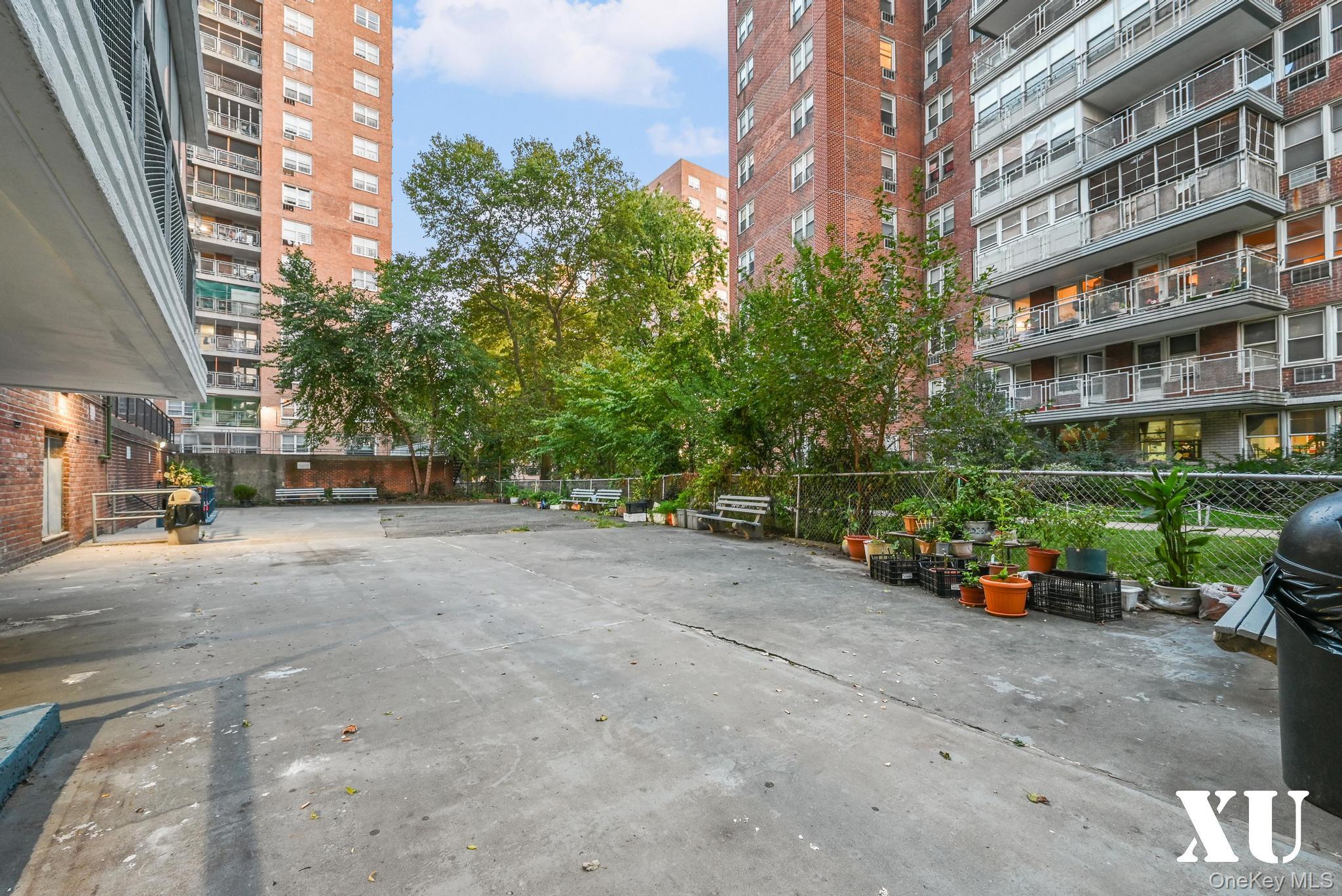 43-10 Kissena Boulevard # 2B, Flushing, NY 11355