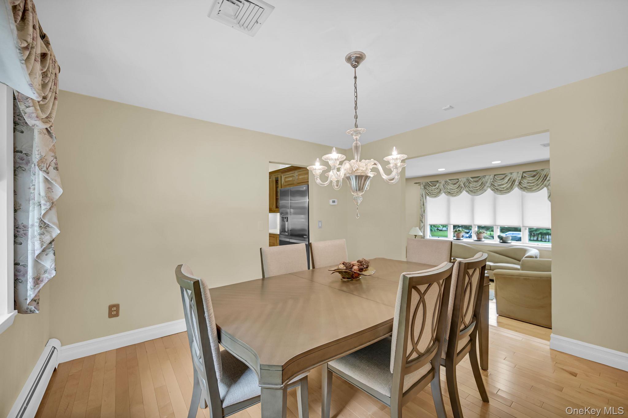 15 Ramapo Lane, Chestnut Ridge, NY 10952