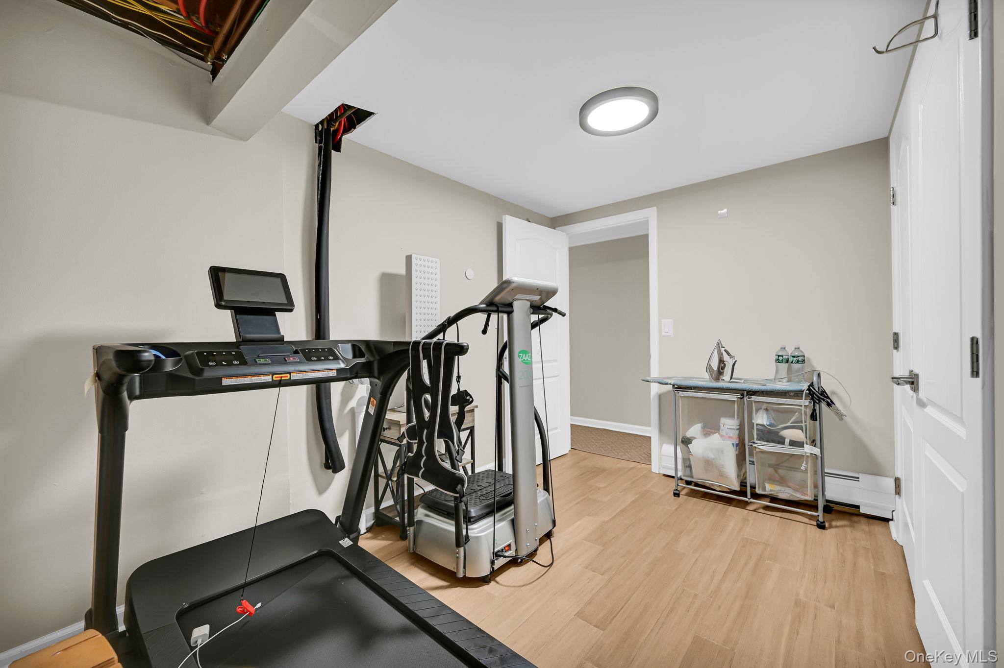 15 Ramapo Lane, Chestnut Ridge, NY 10952