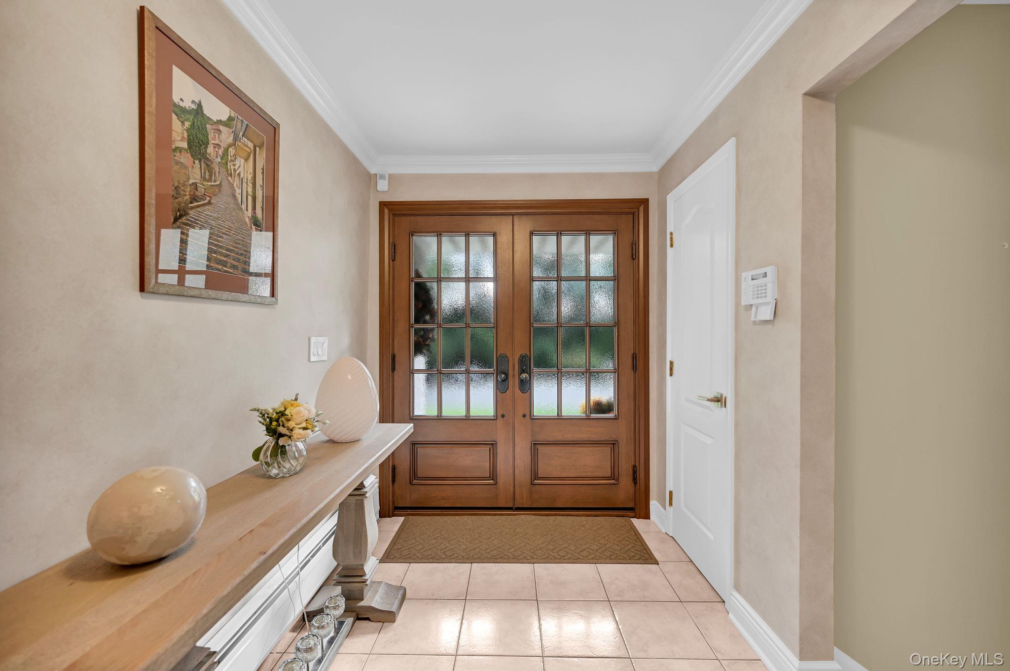 15 Ramapo Lane, Chestnut Ridge, NY 10952