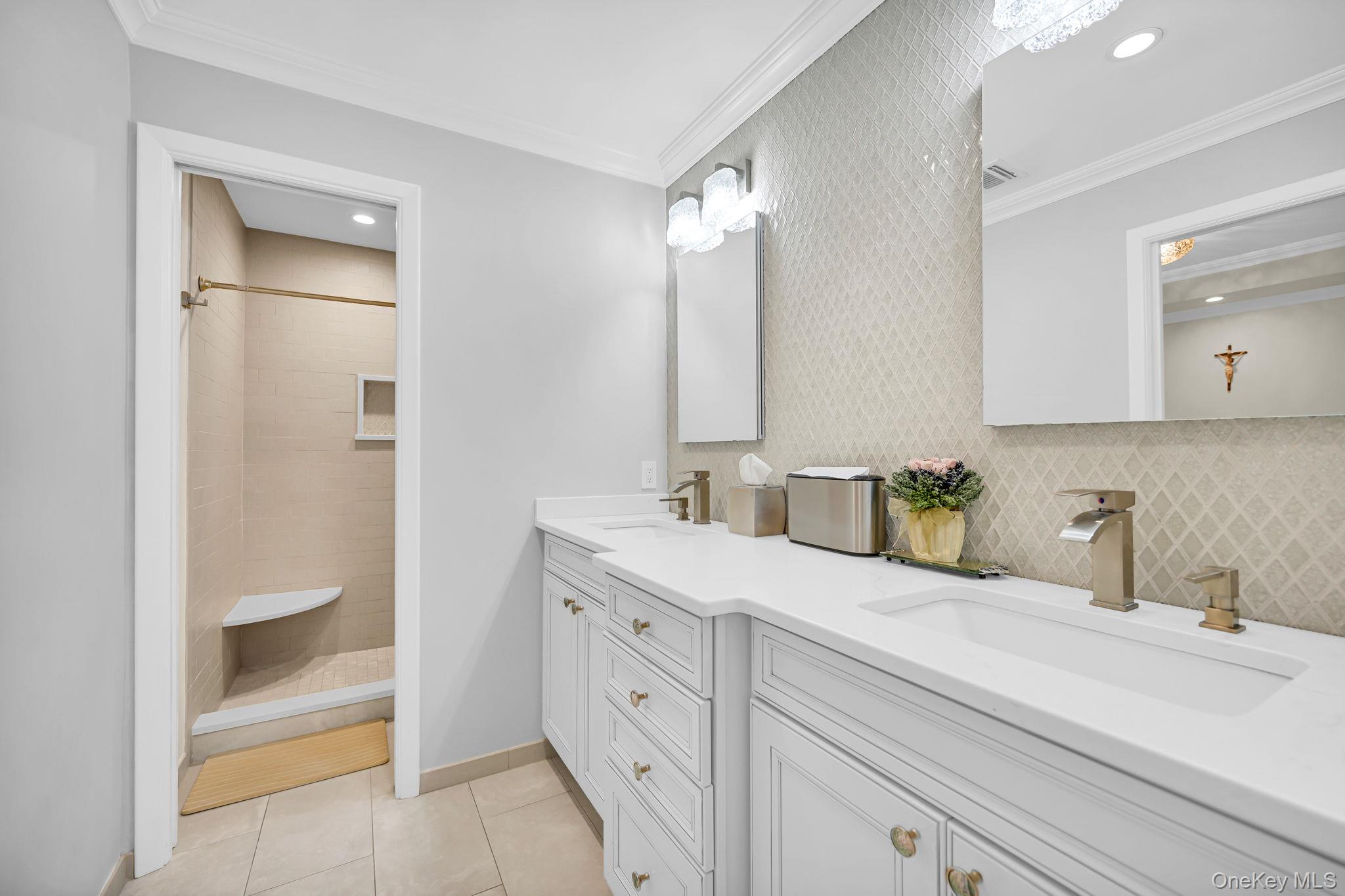 15 Ramapo Lane, Chestnut Ridge, NY 10952