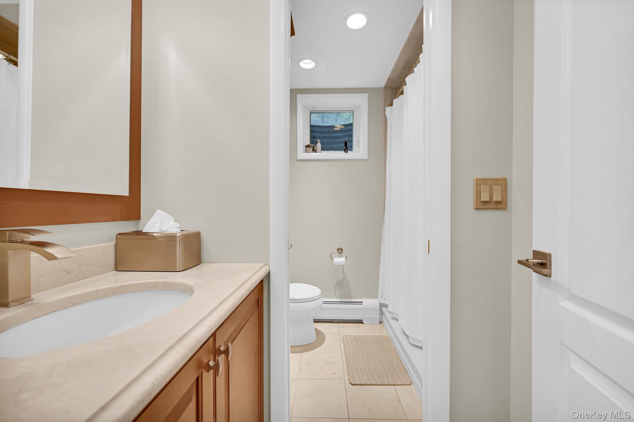 15 Ramapo Lane, Chestnut Ridge, NY 10952