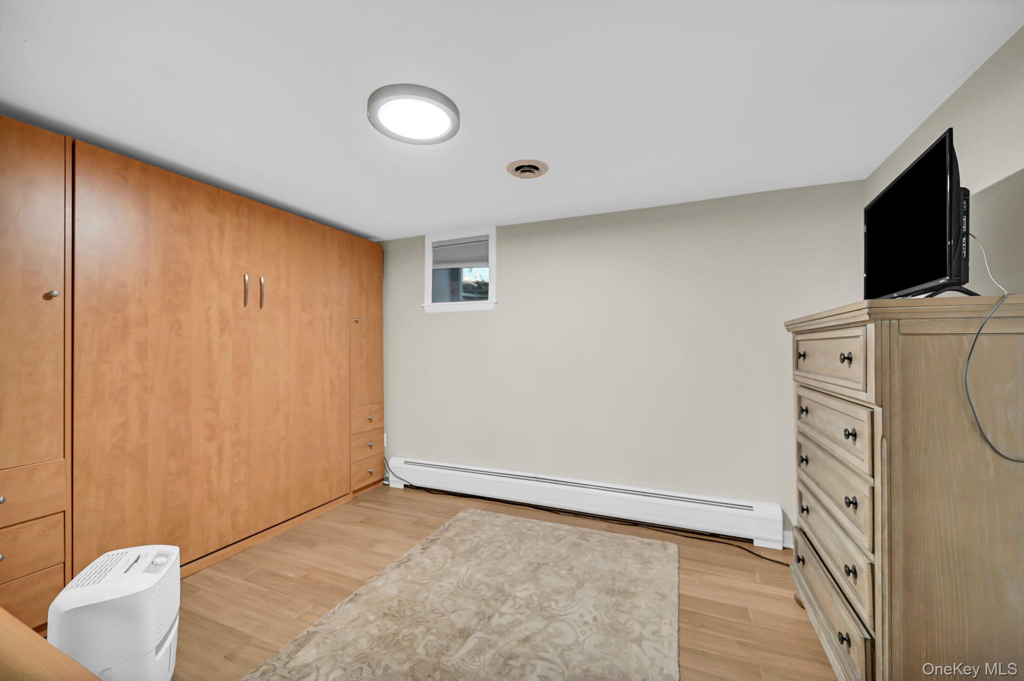 15 Ramapo Lane, Chestnut Ridge, NY 10952