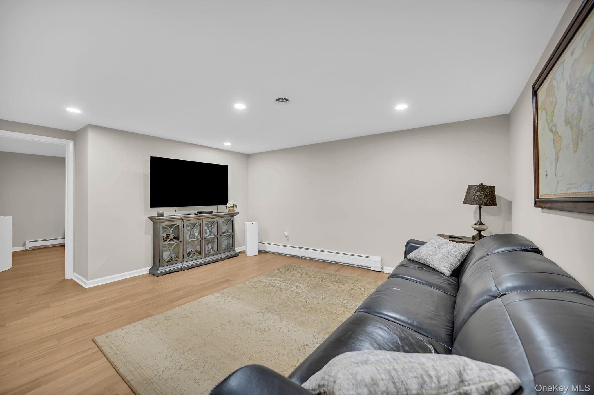 15 Ramapo Lane, Chestnut Ridge, NY 10952