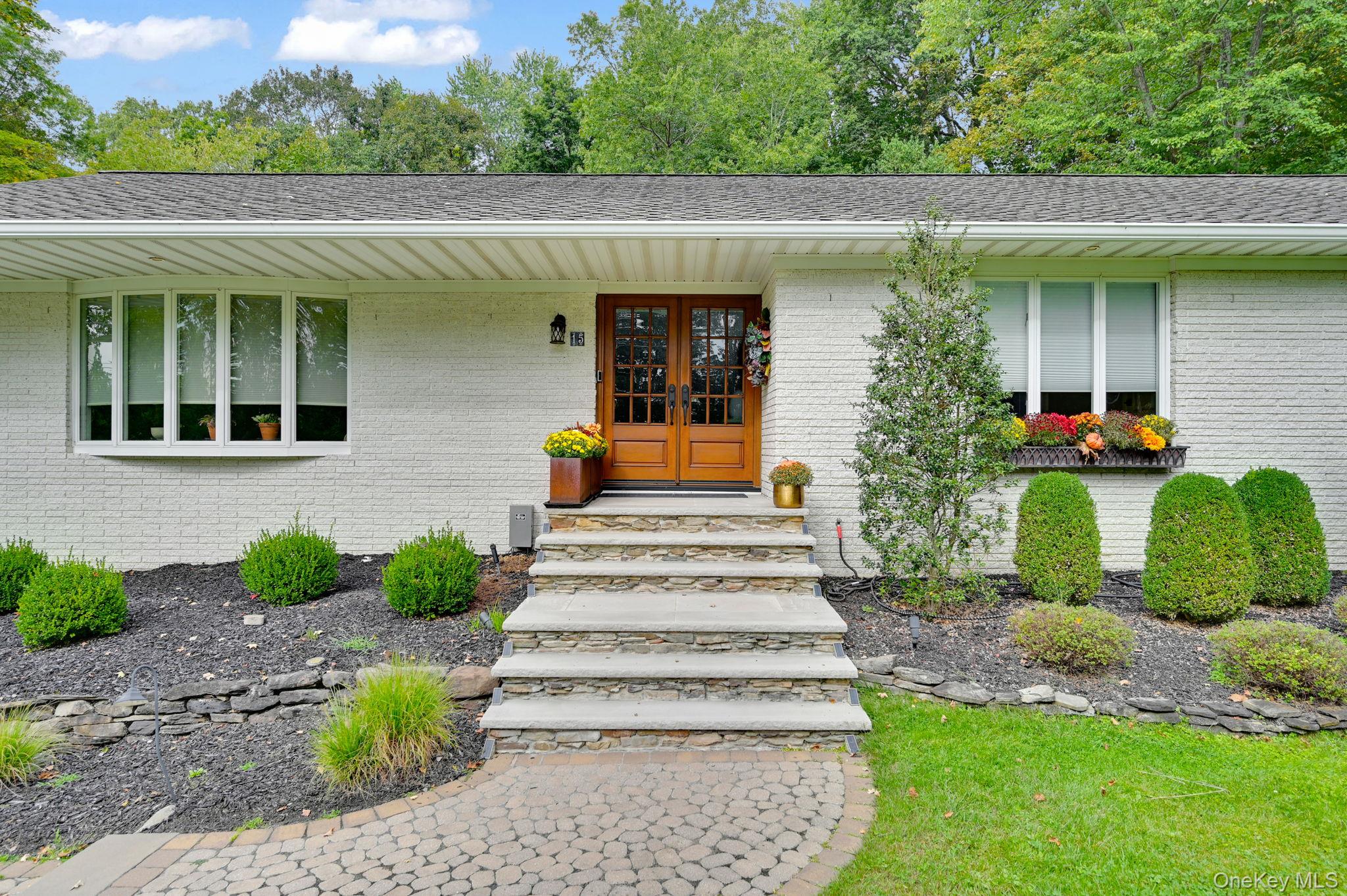 15 Ramapo Lane, Chestnut Ridge, NY 10952