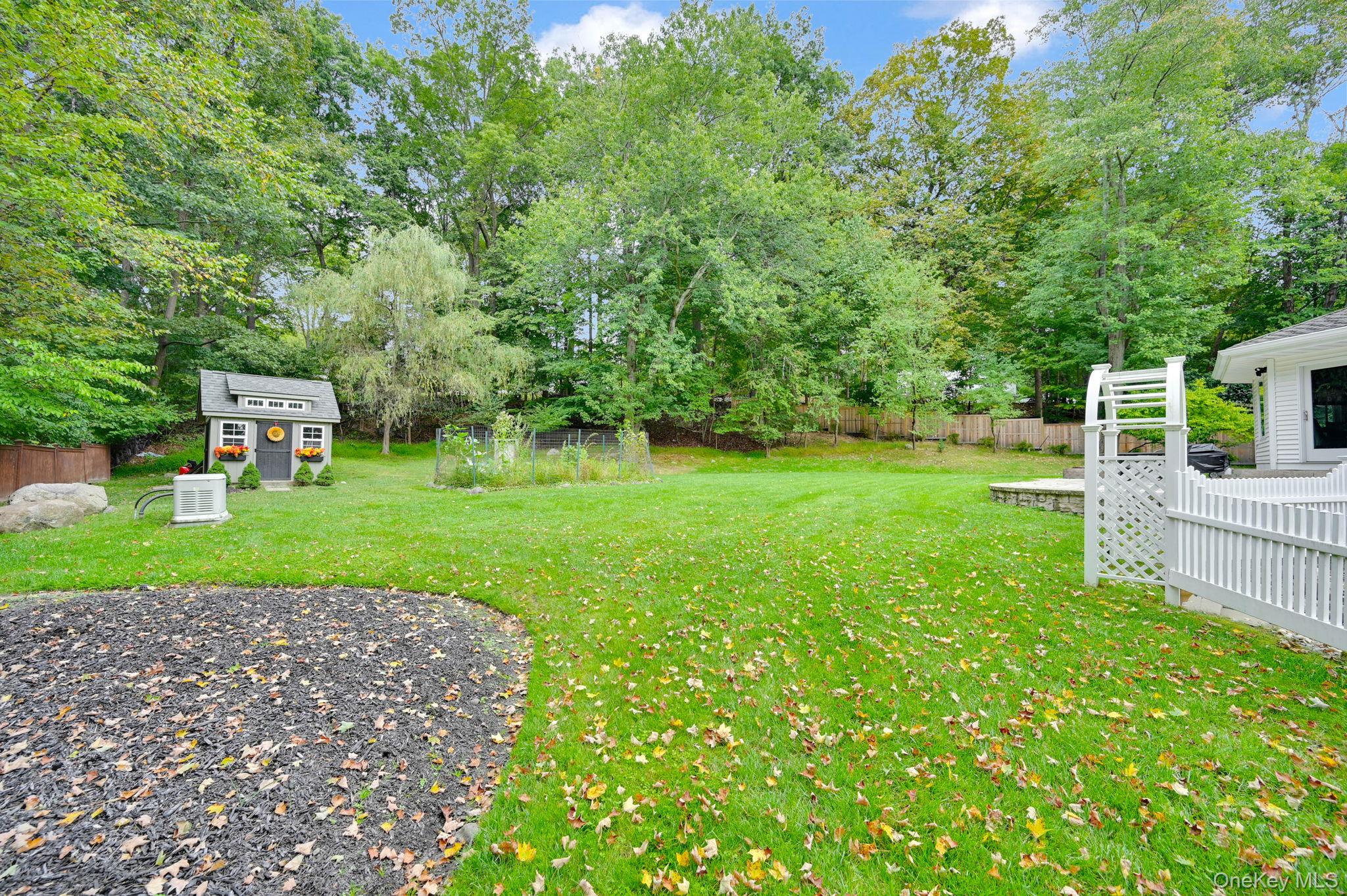 15 Ramapo Lane, Chestnut Ridge, NY 10952