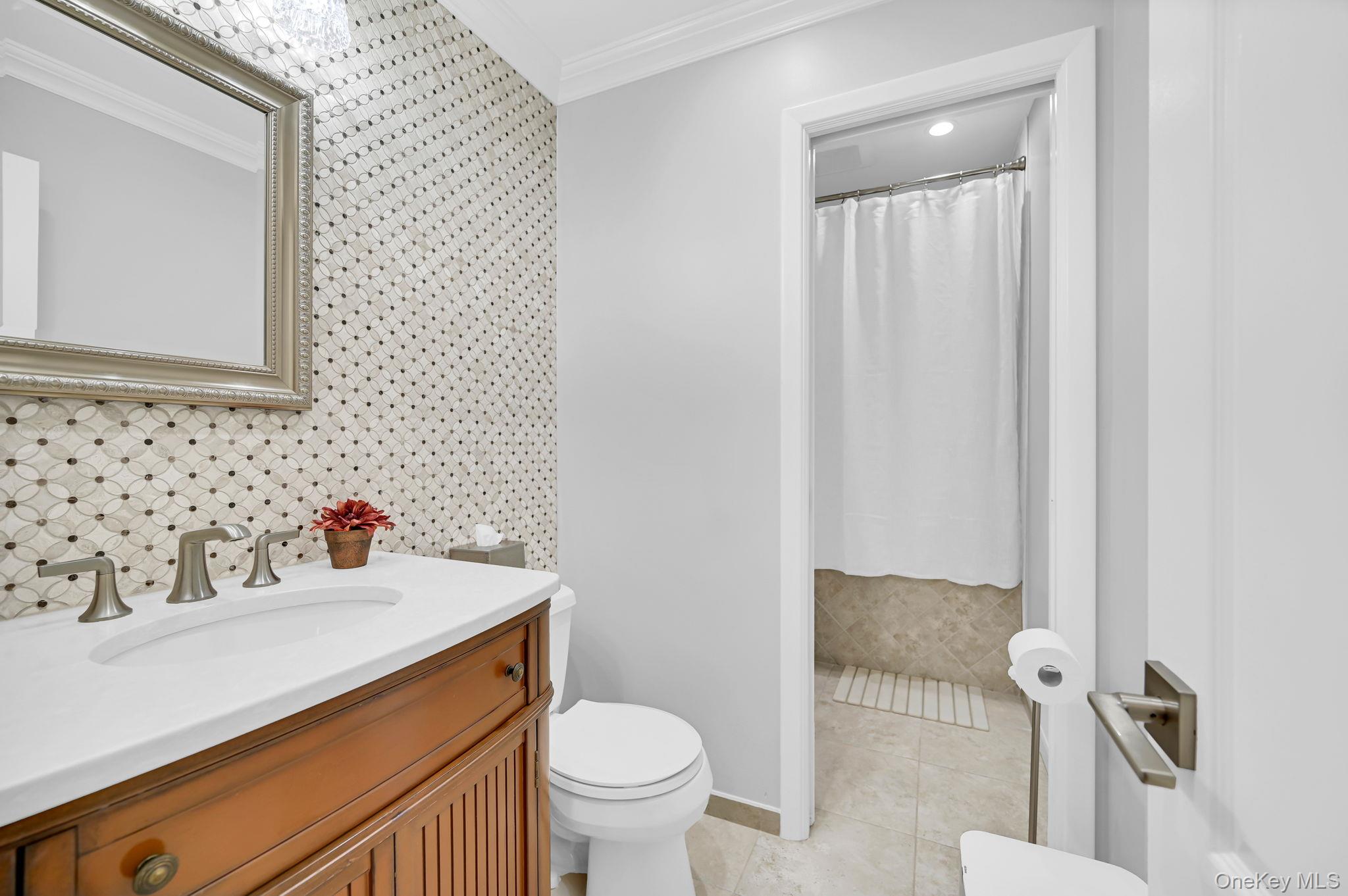 15 Ramapo Lane, Chestnut Ridge, NY 10952