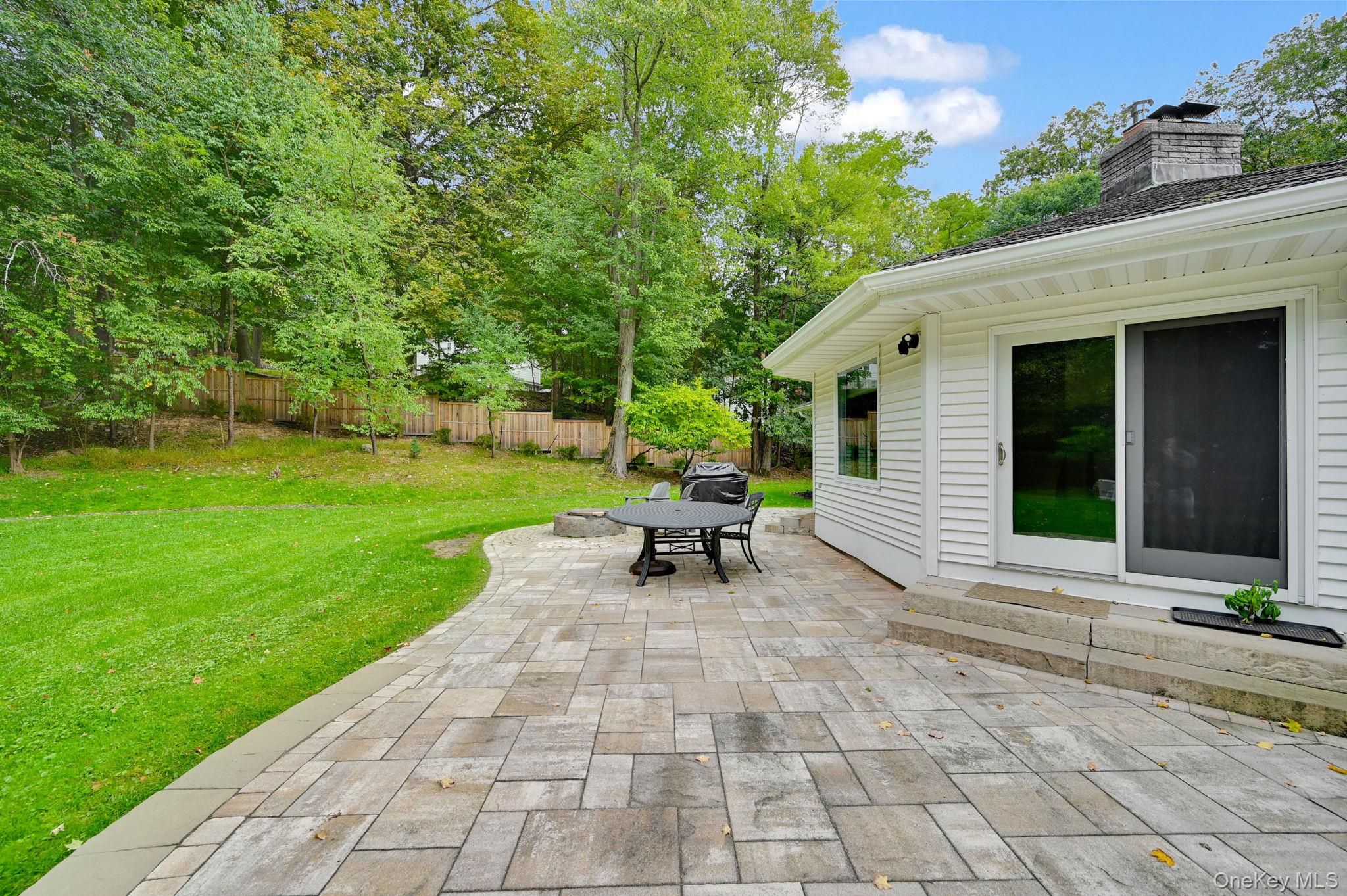 15 Ramapo Lane, Chestnut Ridge, NY 10952