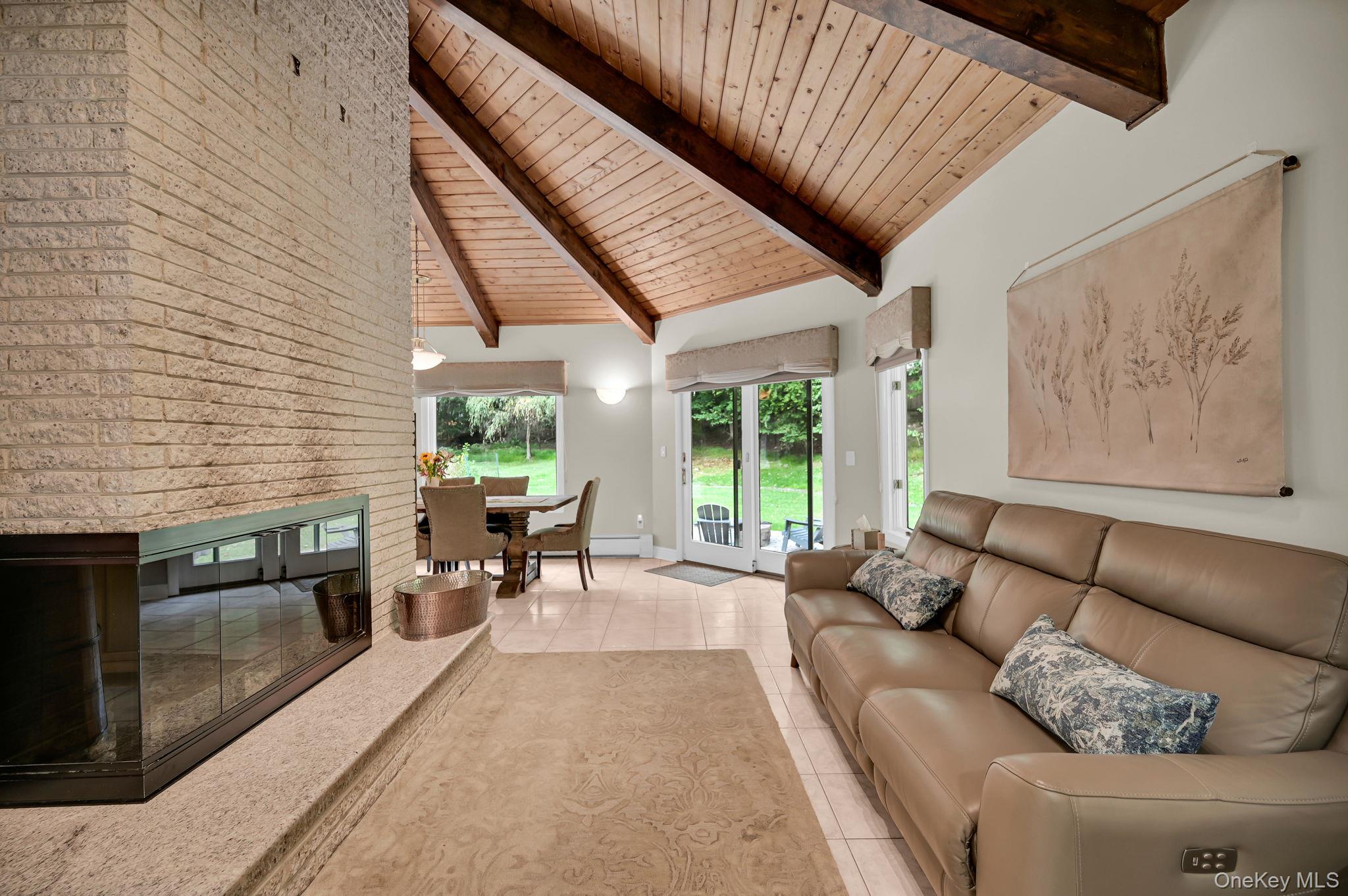 15 Ramapo Lane, Chestnut Ridge, NY 10952