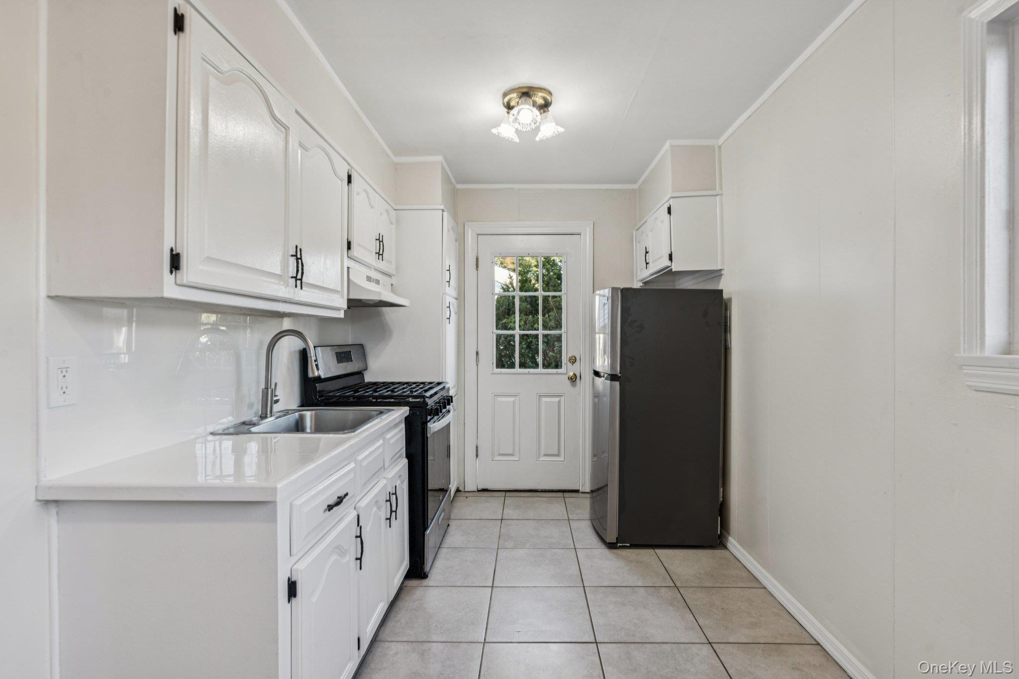 10 Ehler Street, Brentwood, NY 11717