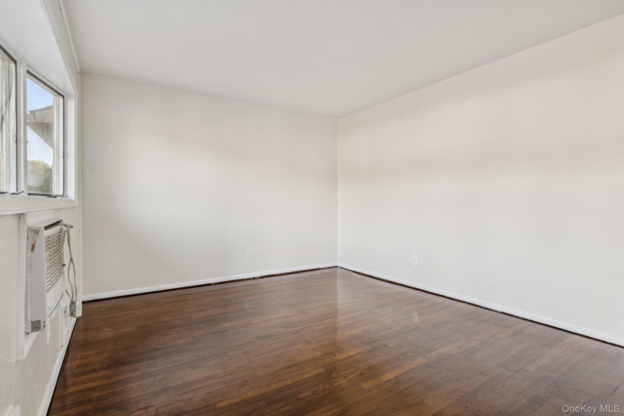 10 Ehler Street, Brentwood, NY 11717