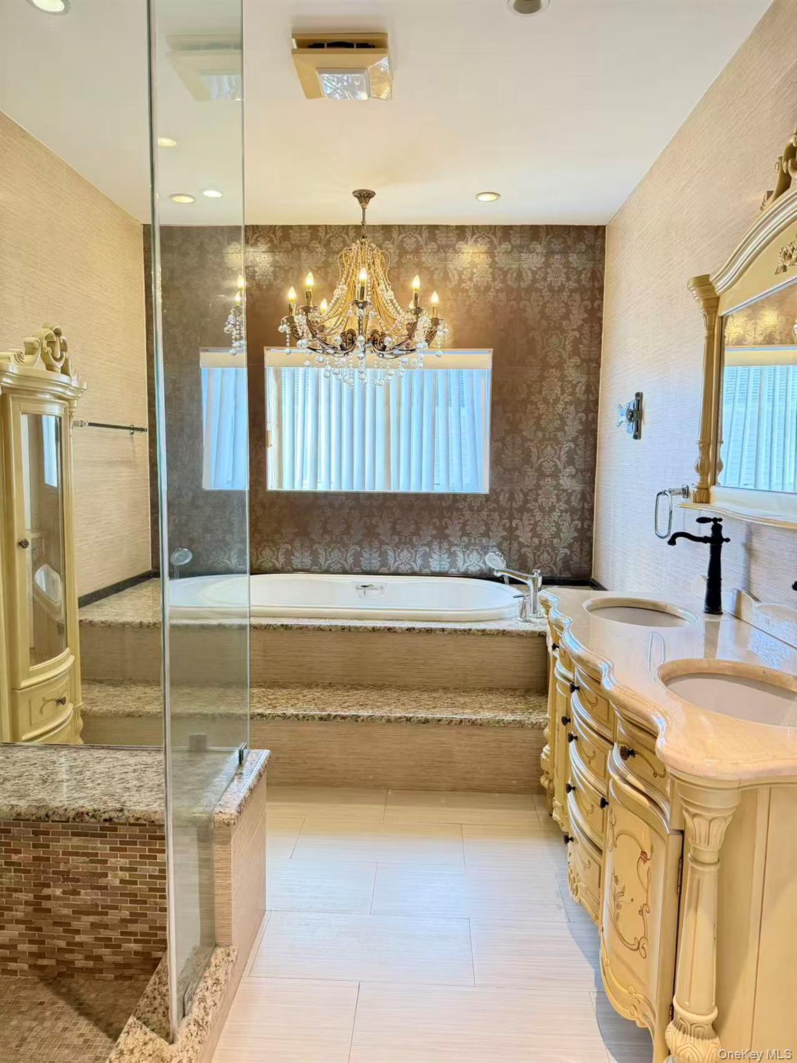 17 Livingston Avenue, Jericho, NY 11753