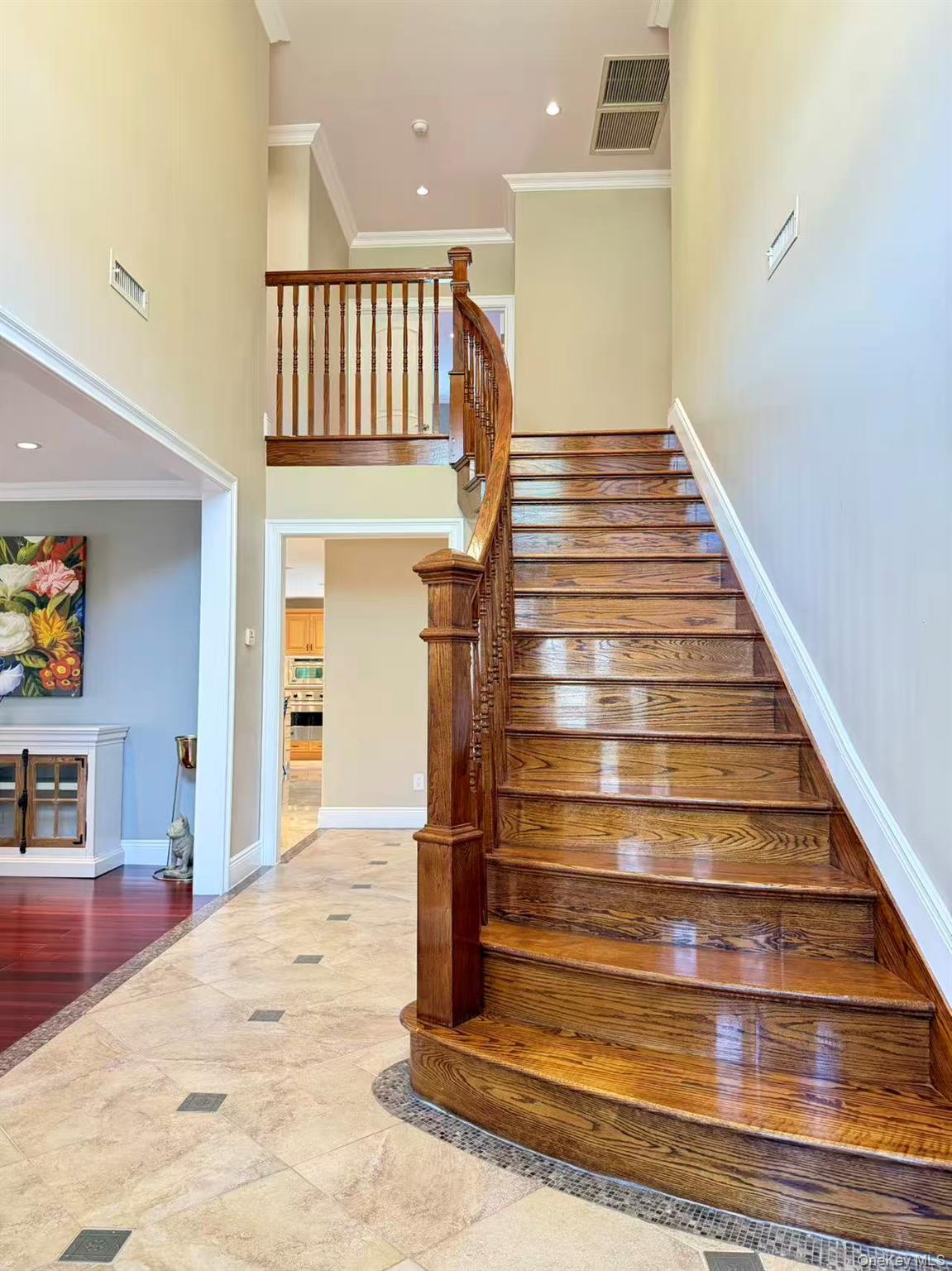 17 Livingston Avenue, Jericho, NY 11753