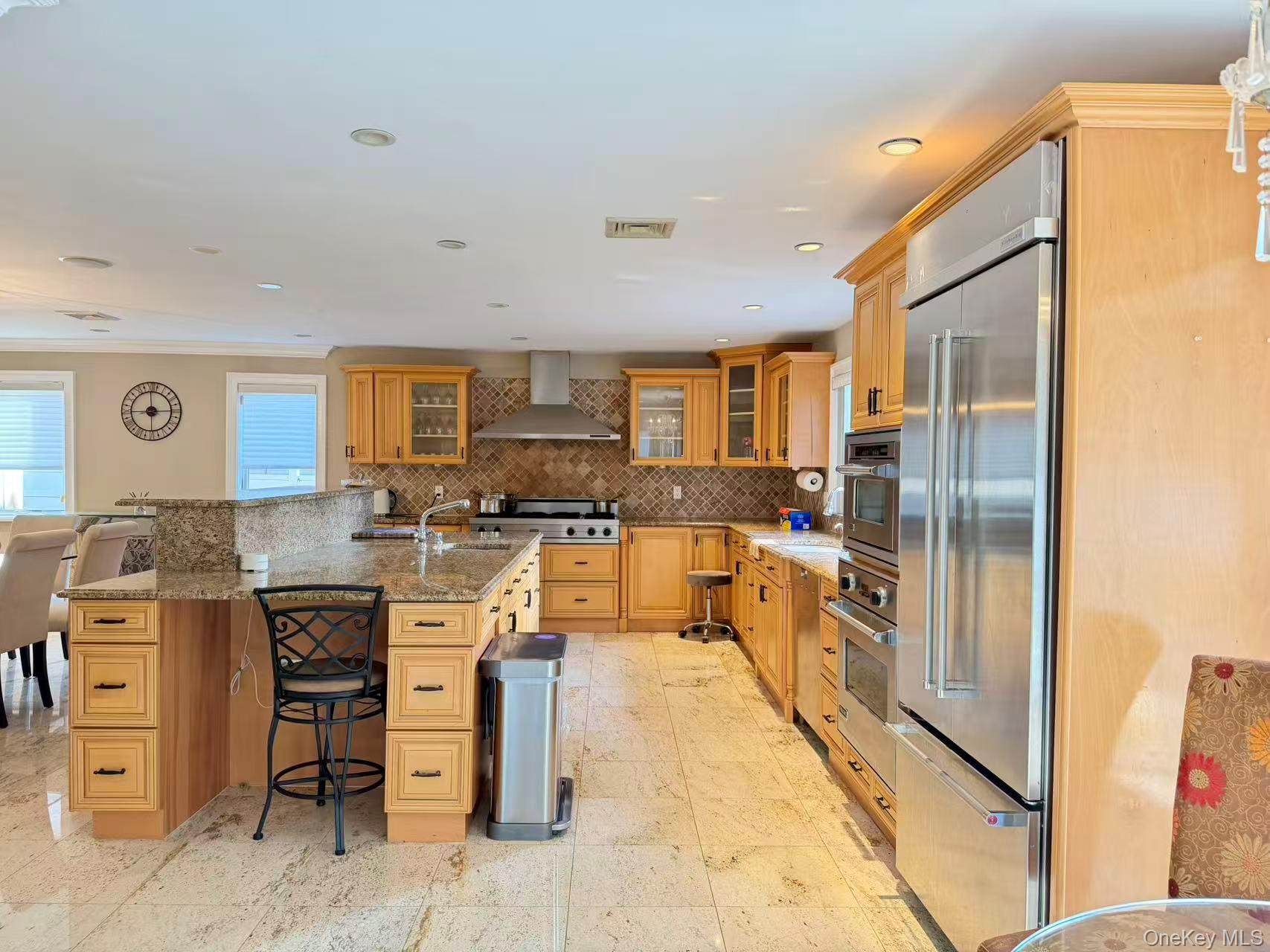 17 Livingston Avenue, Jericho, NY 11753