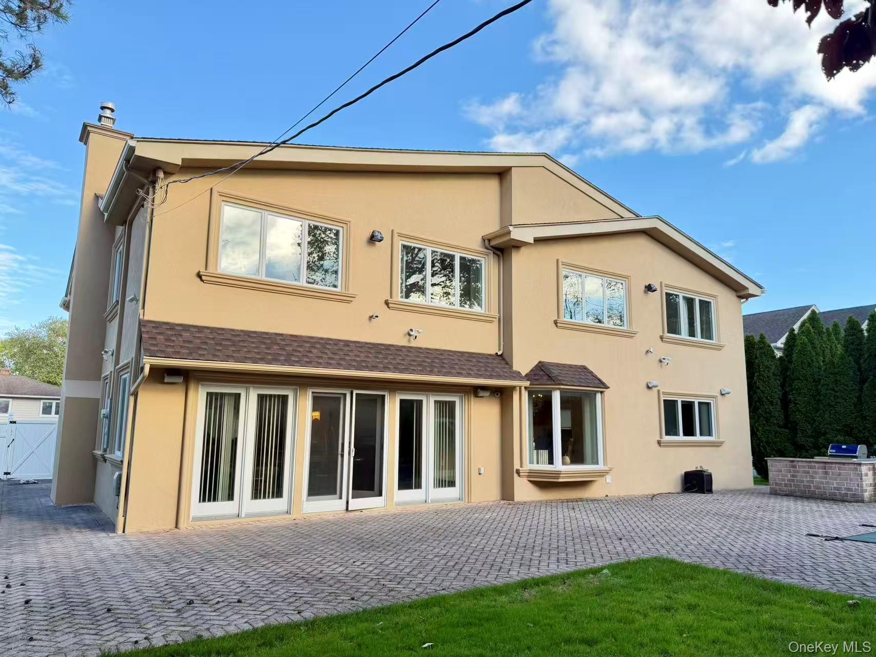 17 Livingston Avenue, Jericho, NY 11753