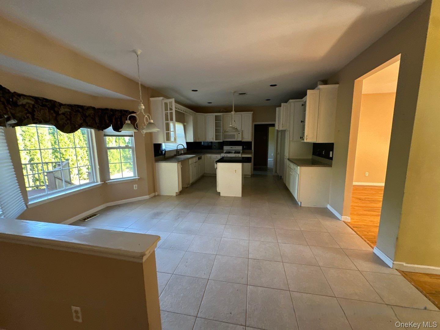 2 East Avenue, Coram, NY 11727