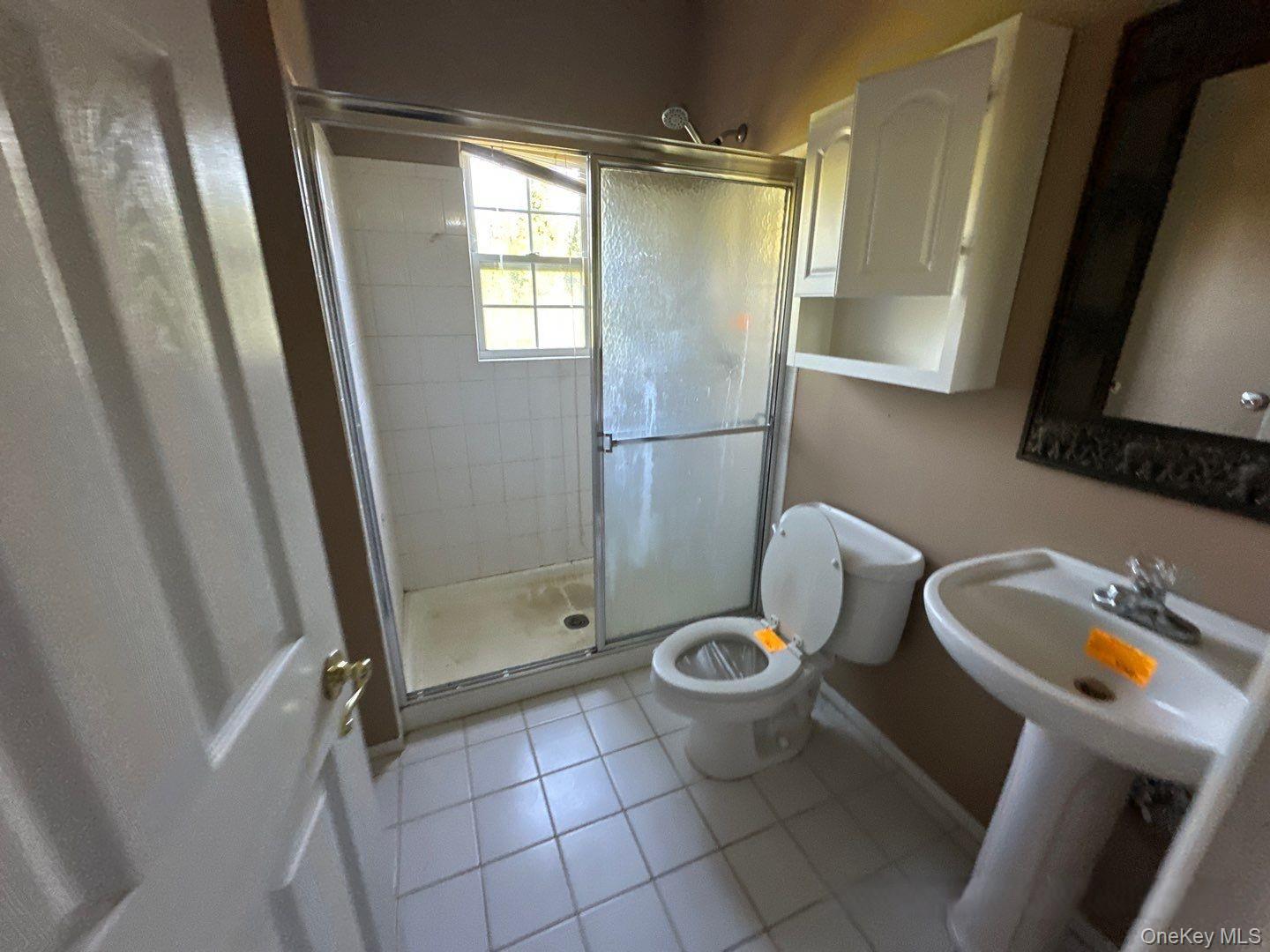 2 East Avenue, Coram, NY 11727