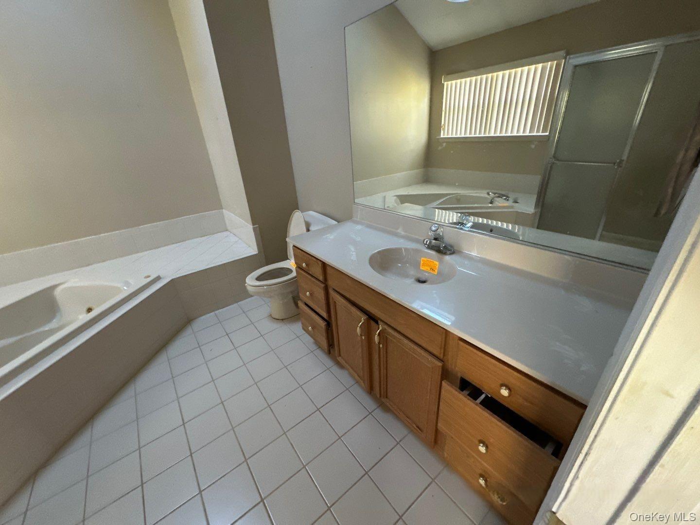 2 East Avenue, Coram, NY 11727