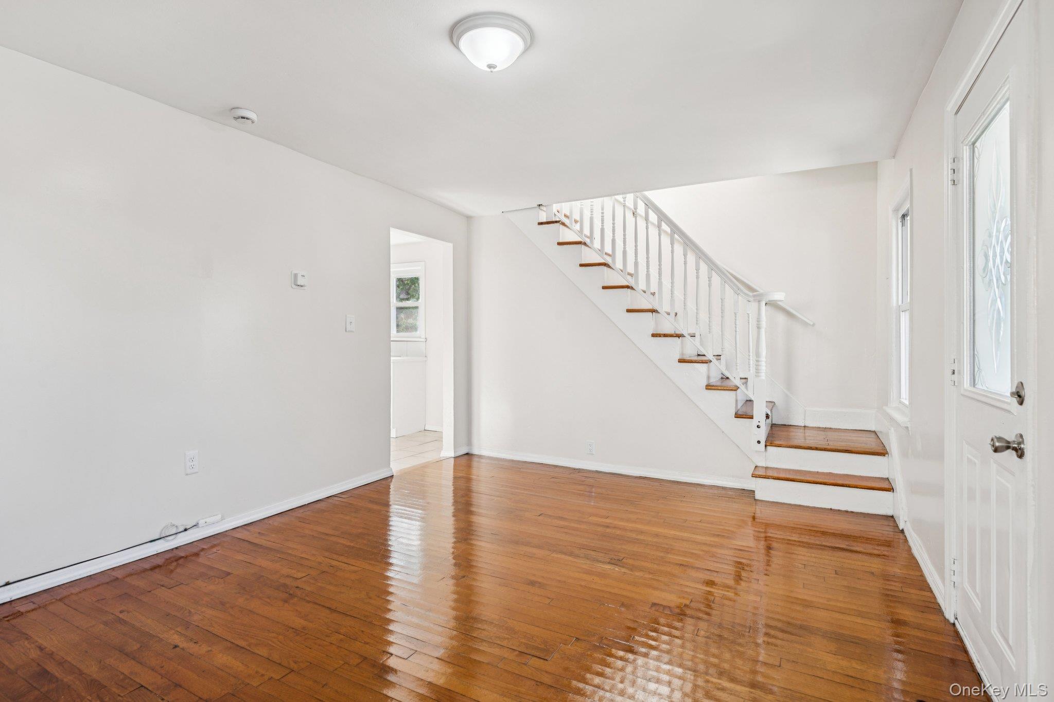 18 Lockwood Road, Bay Shore, NY 11706